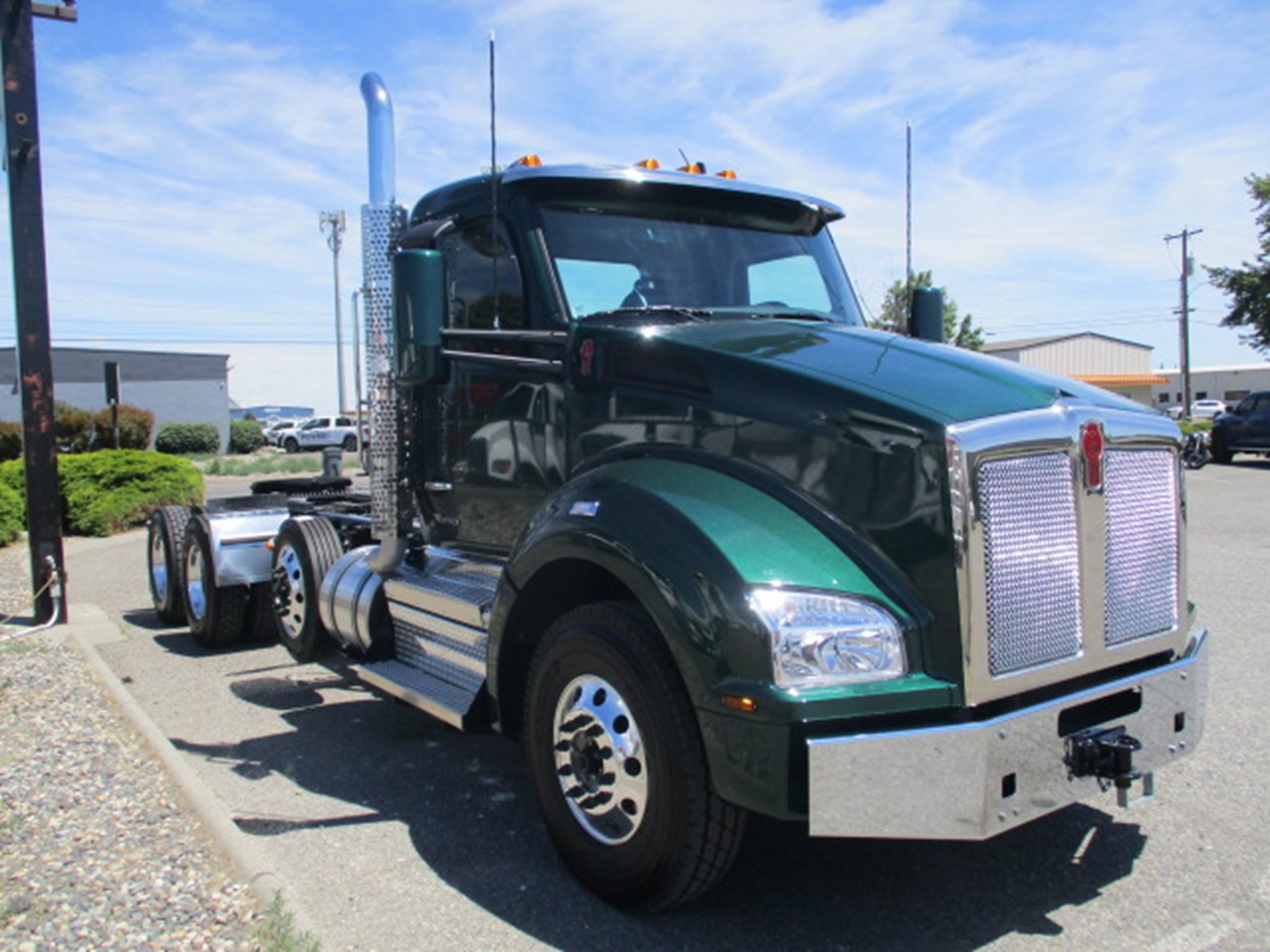 2027 Kenworth T880 2027 Kenworth T880 - image 2 of 6