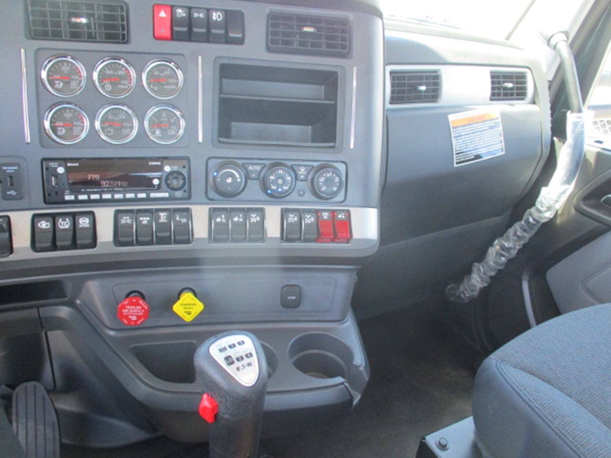 2027 Kenworth T880 VJ255510-09 2027 Kenworth T880 VJ255510-09