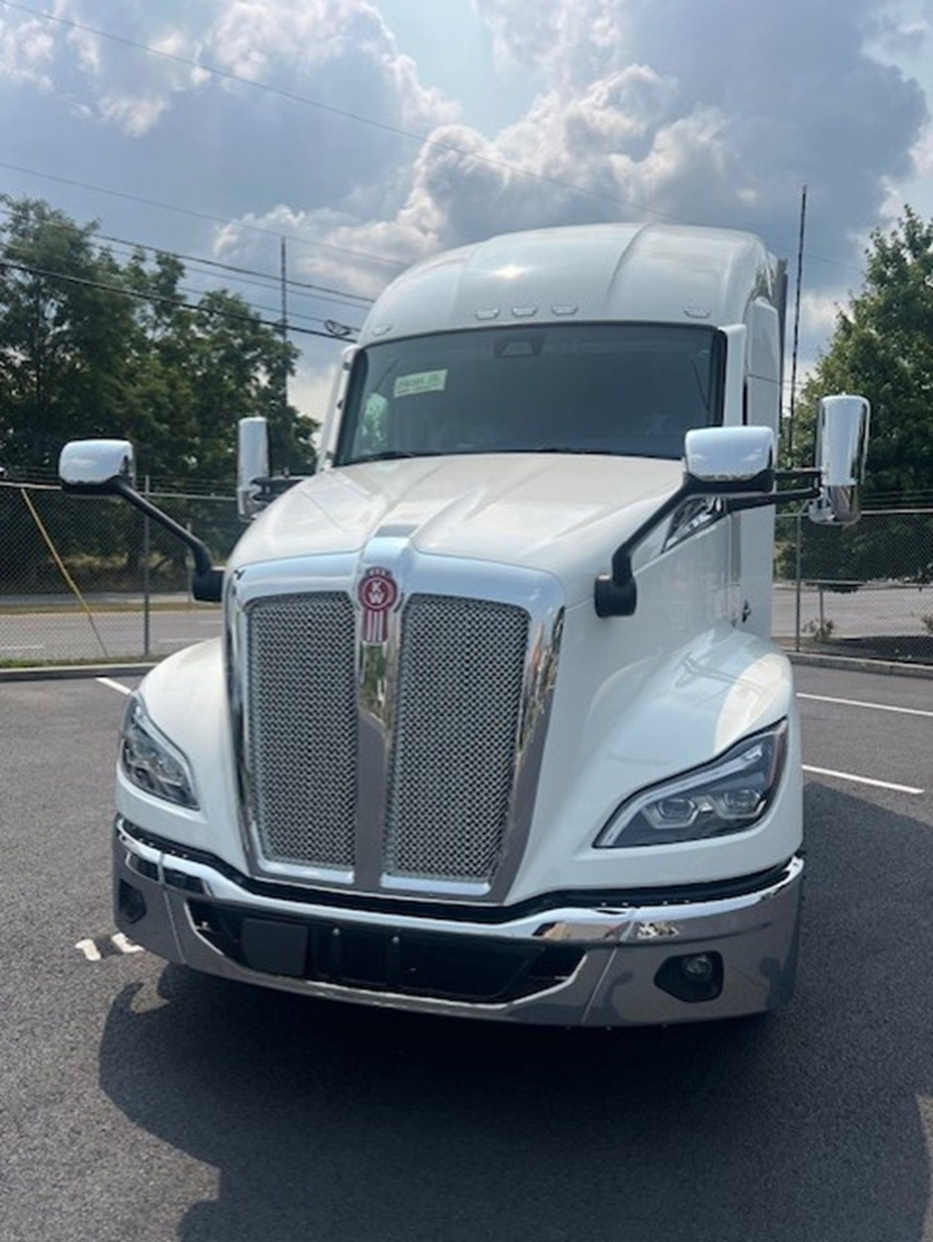 2027 Kenworth T680 Next Gen - image 1 of 6