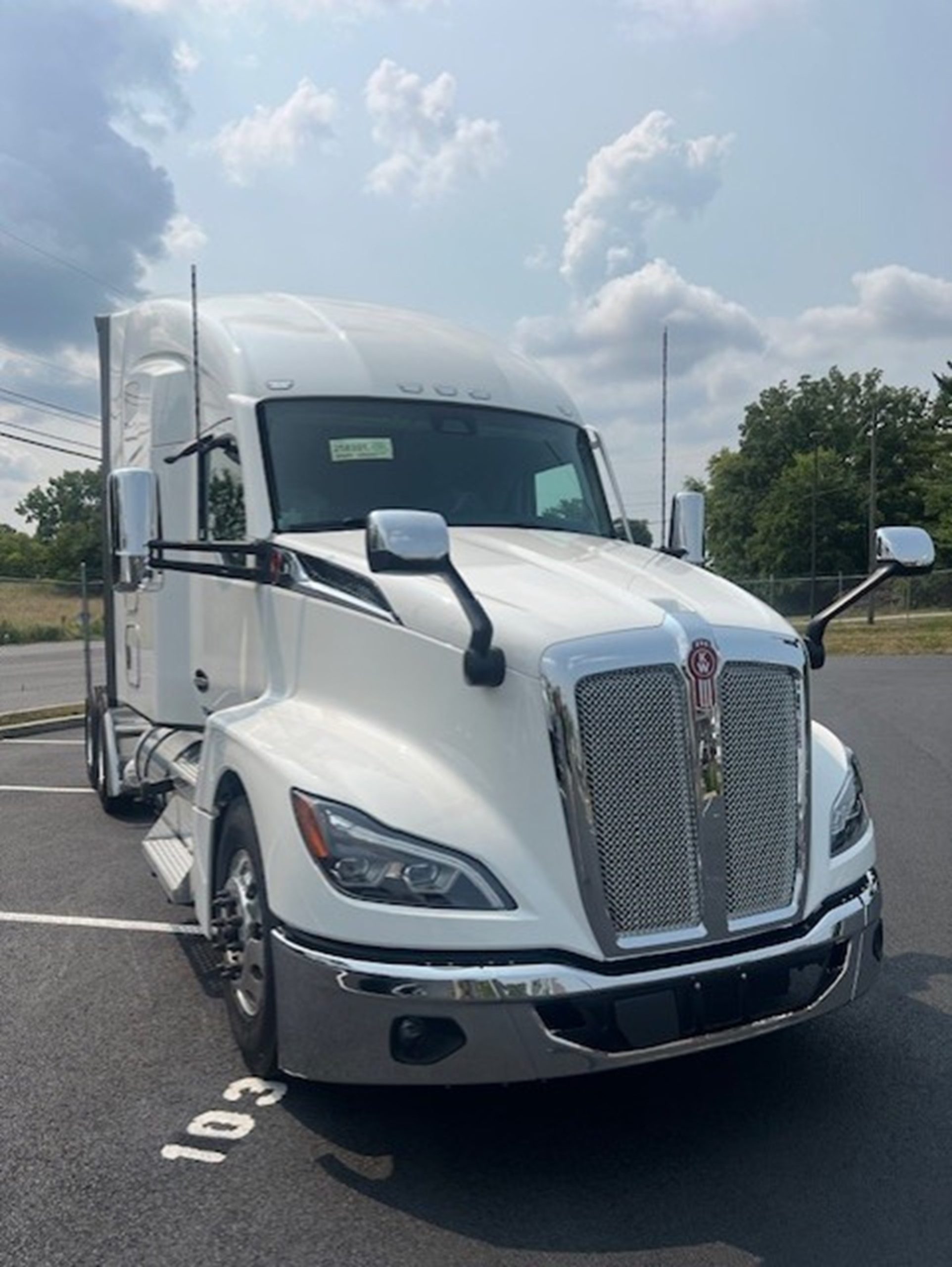2027 Kenworth T680 Next Gen - image 3 of 6