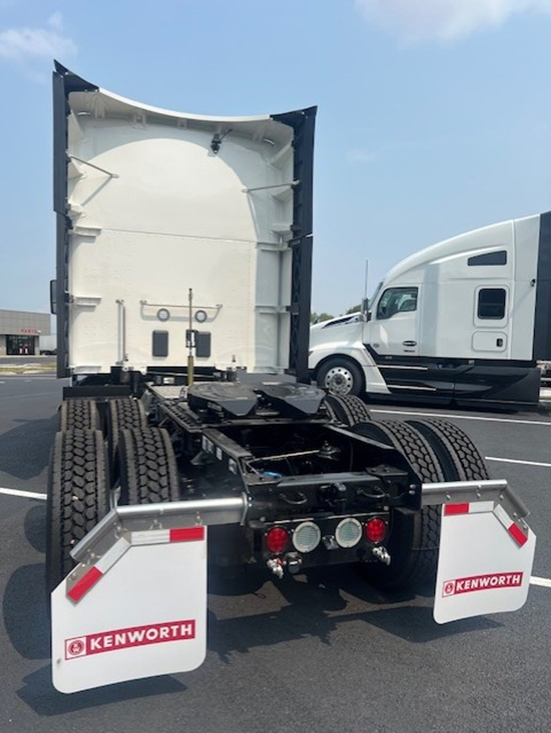 2027 Kenworth T680 Next Gen - image 5 of 6