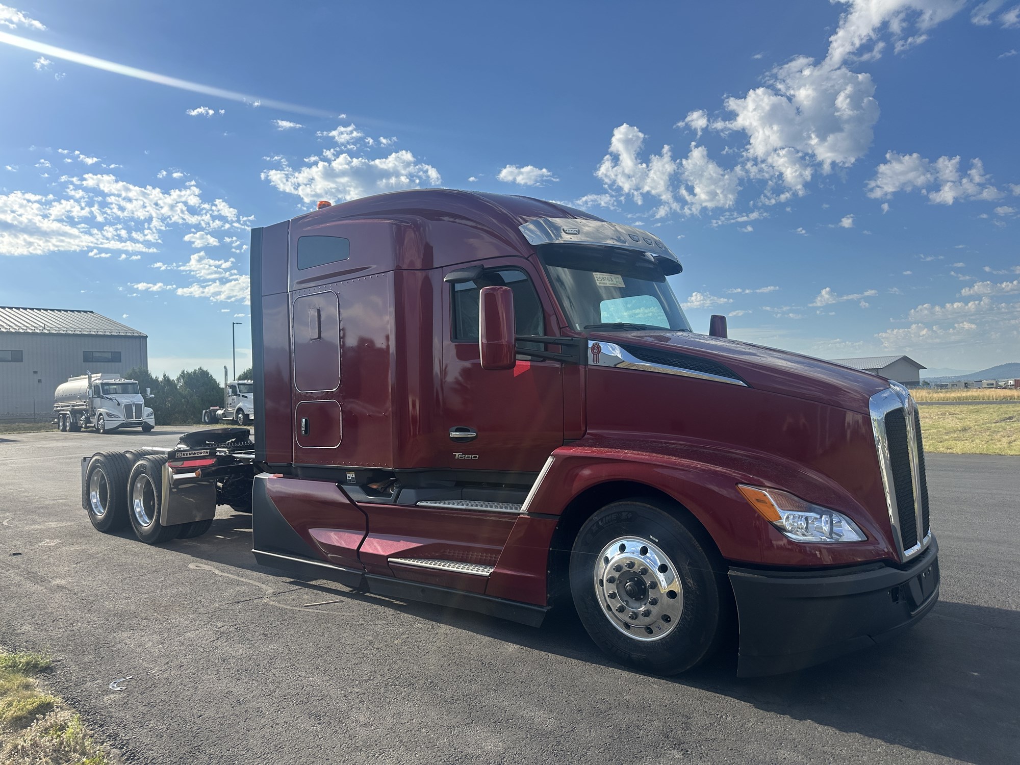 2027 Kenworth T680 Next Gen 2027 Kenworth T680 Next Gen - image 3 of 5