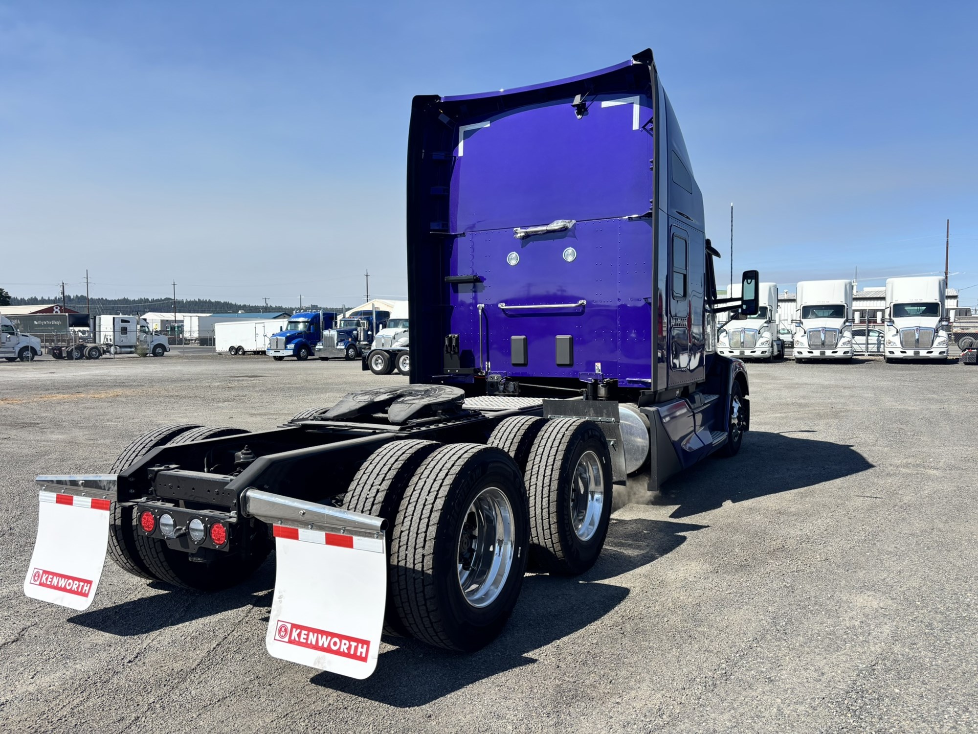 2027 Kenworth T680 Next Gen - image 4 of 6