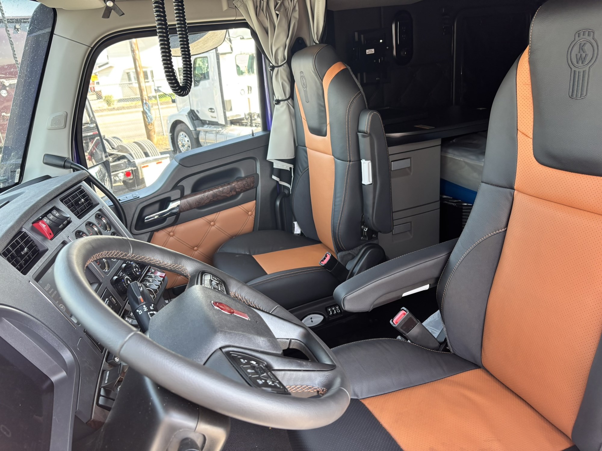 2027 Kenworth T680 Next Gen VJ261855-07 2027 Kenworth T680 Next Gen VJ261855-07
