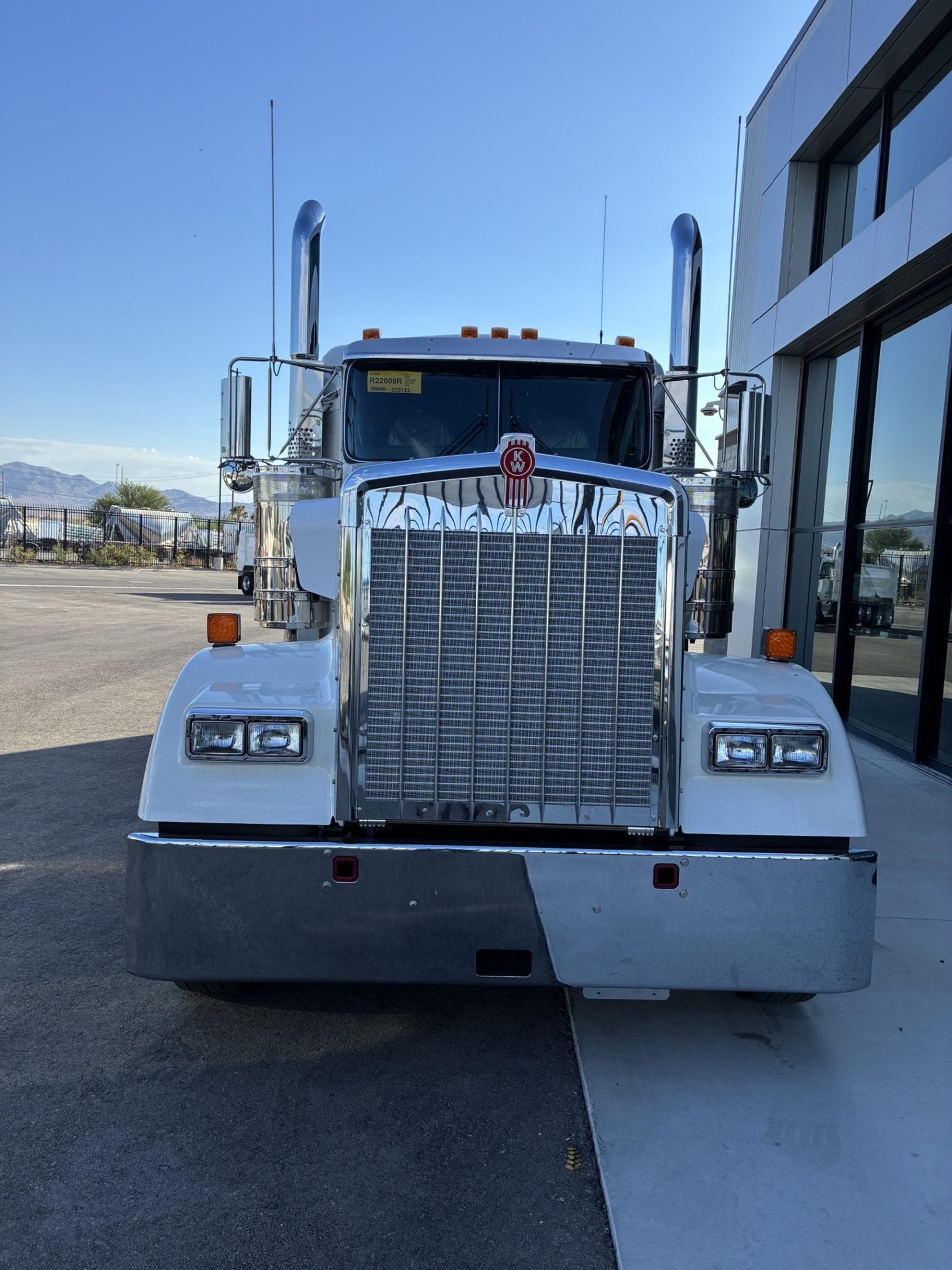 2027 Kenworth W900B 2027 Kenworth W900B - image 4 of 6