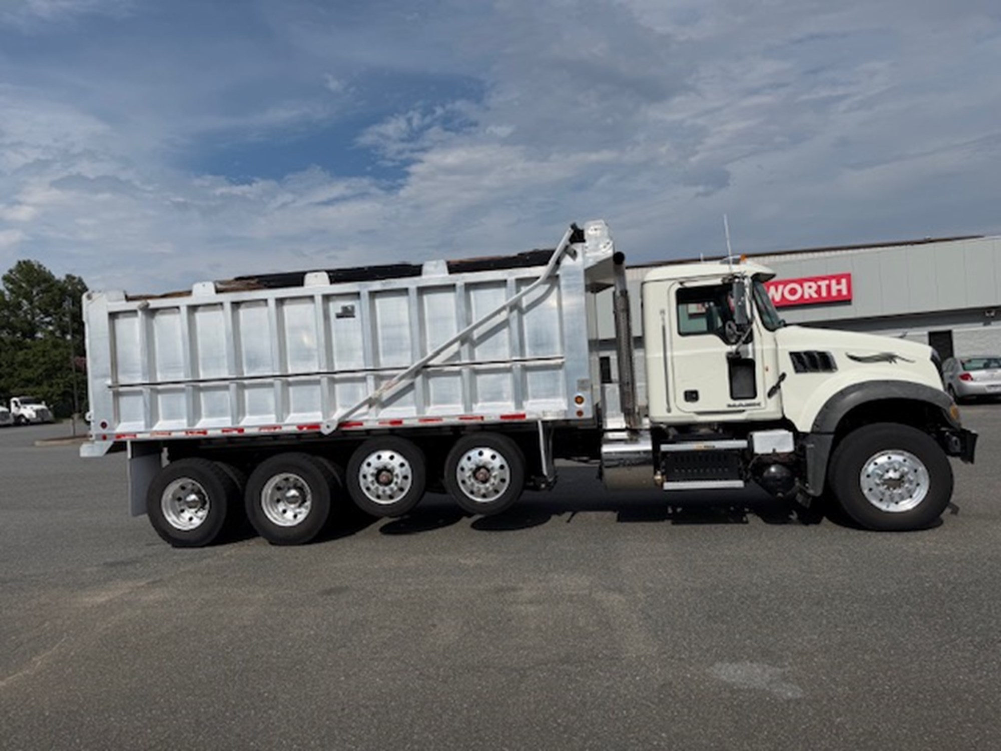 2014 Mack CV713 Granite - image 6 of 6