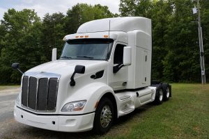 2016 Peterbilt 579 GD351337U-01