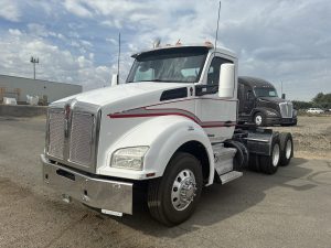 2016 Kenworth T880 GJ485015U-01
