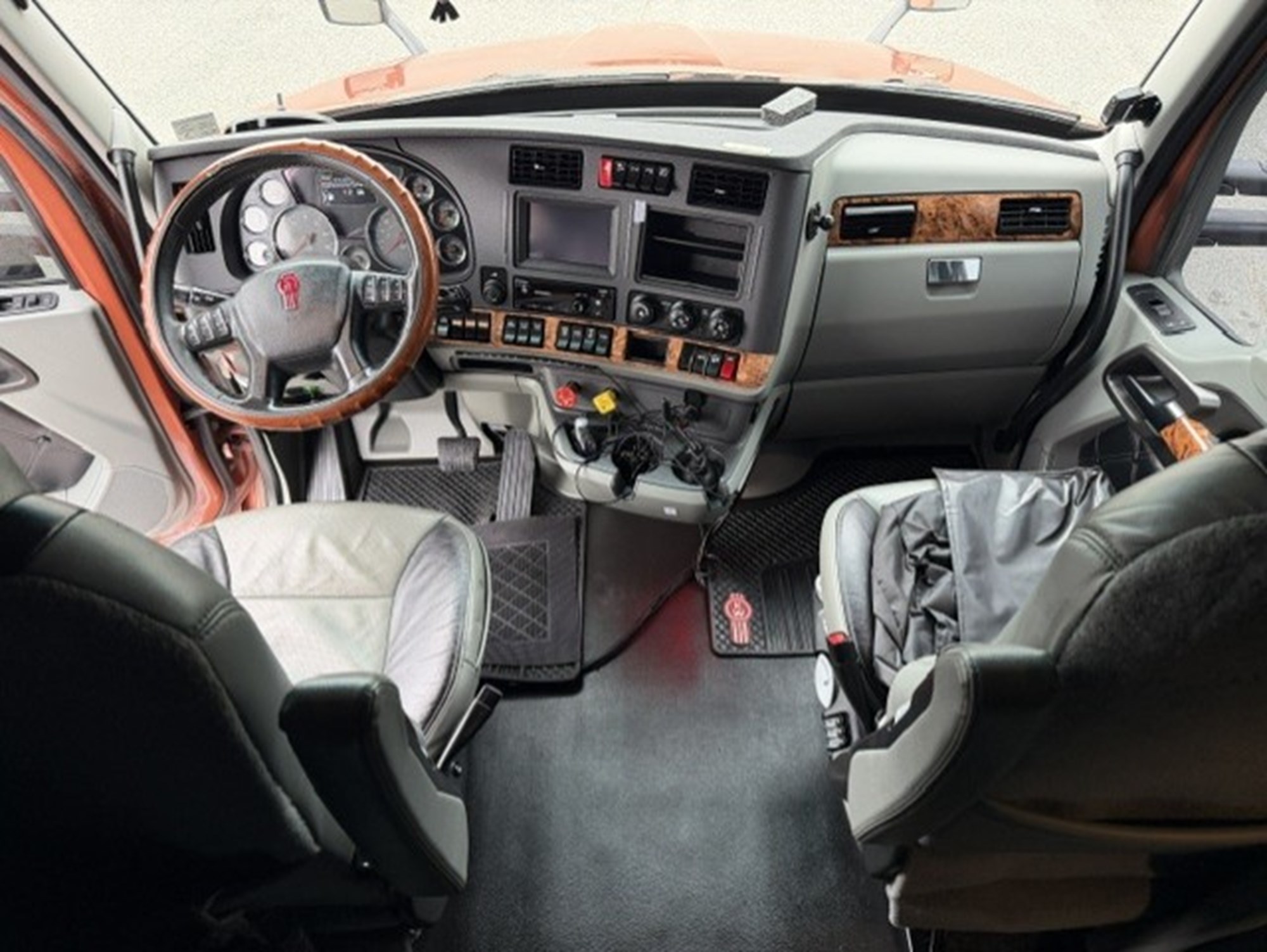 2020 Kenworth T680 I-000593-10 2020 Kenworth T680 I-000593-10
