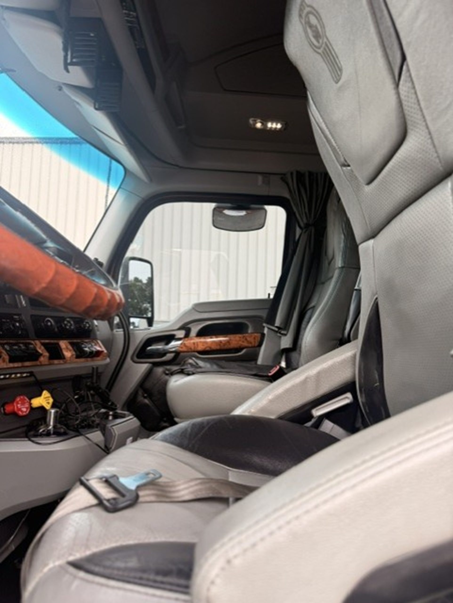2020 Kenworth T680 I-000593-18 2020 Kenworth T680 I-000593-18