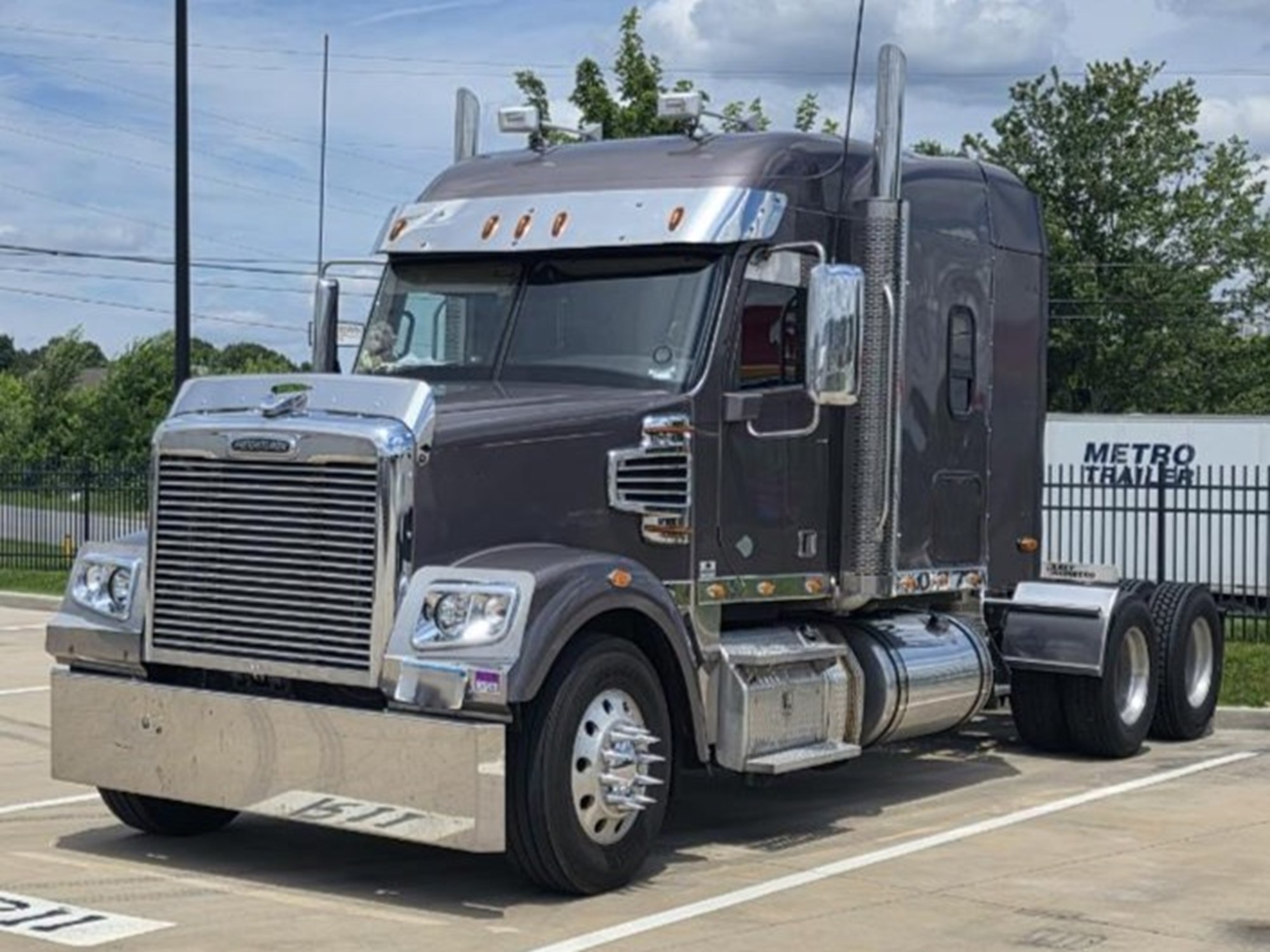 2018 Freightliner Coronado - image 1 of 6
