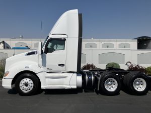 2018 Kenworth T680 JJ164371C-01