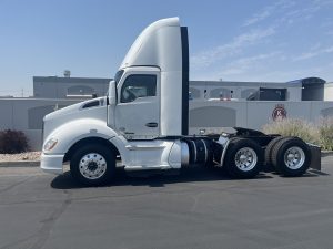 2018 Kenworth T680 JJ212253C-01