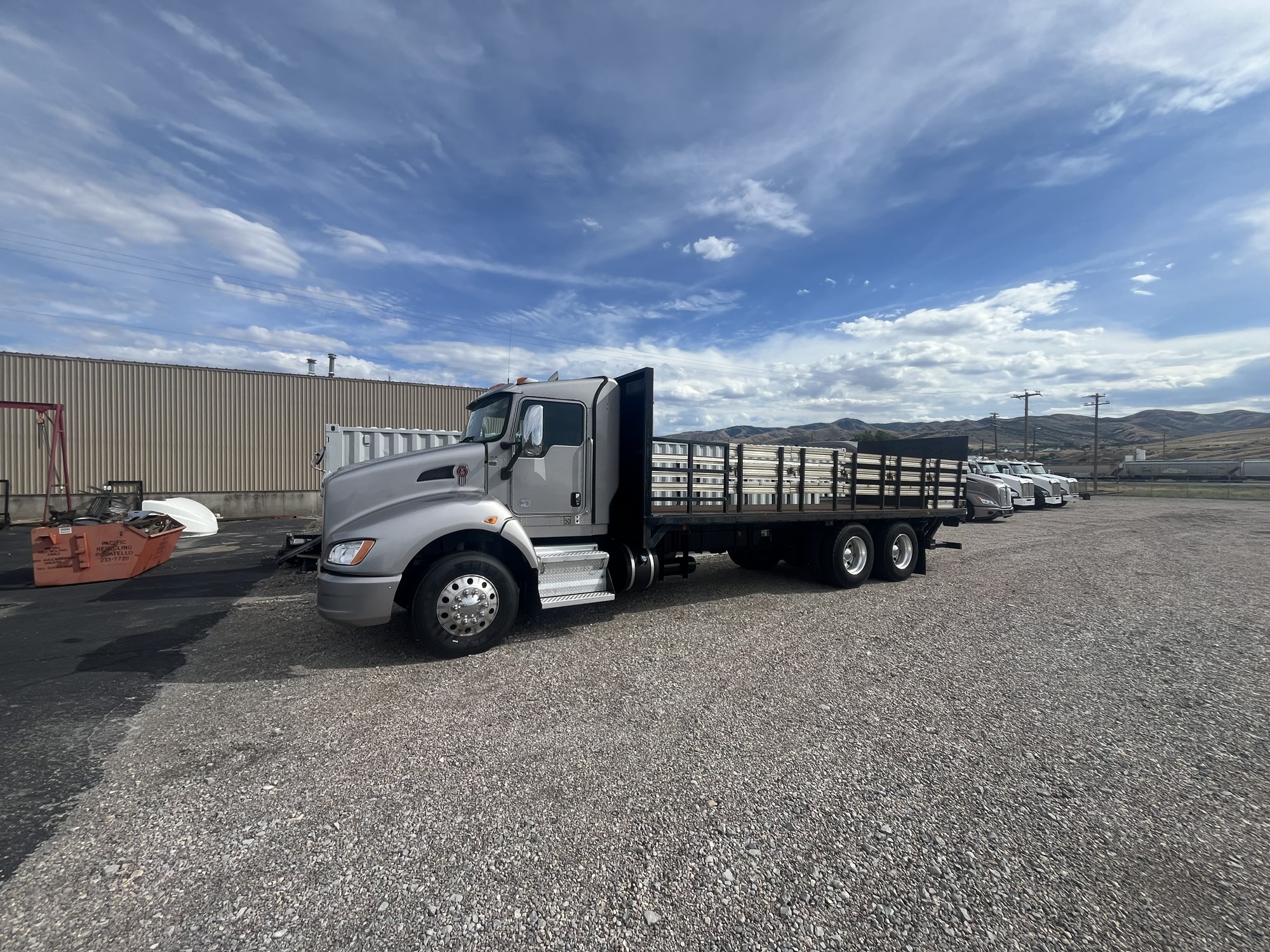 2019 Kenworth T440 2019 Kenworth T440 - image 1 of 6