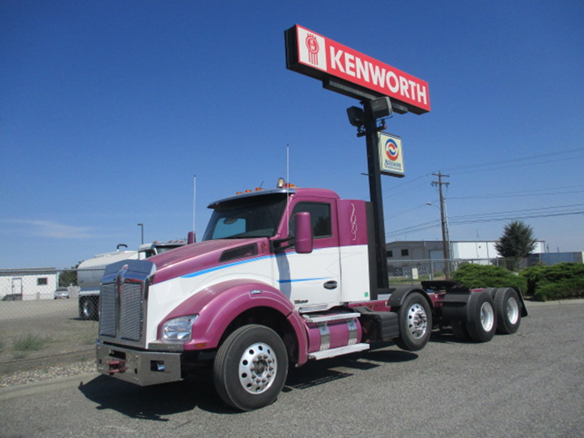 2019 Kenworth T880 2019 Kenworth T880 - image 1 of 6