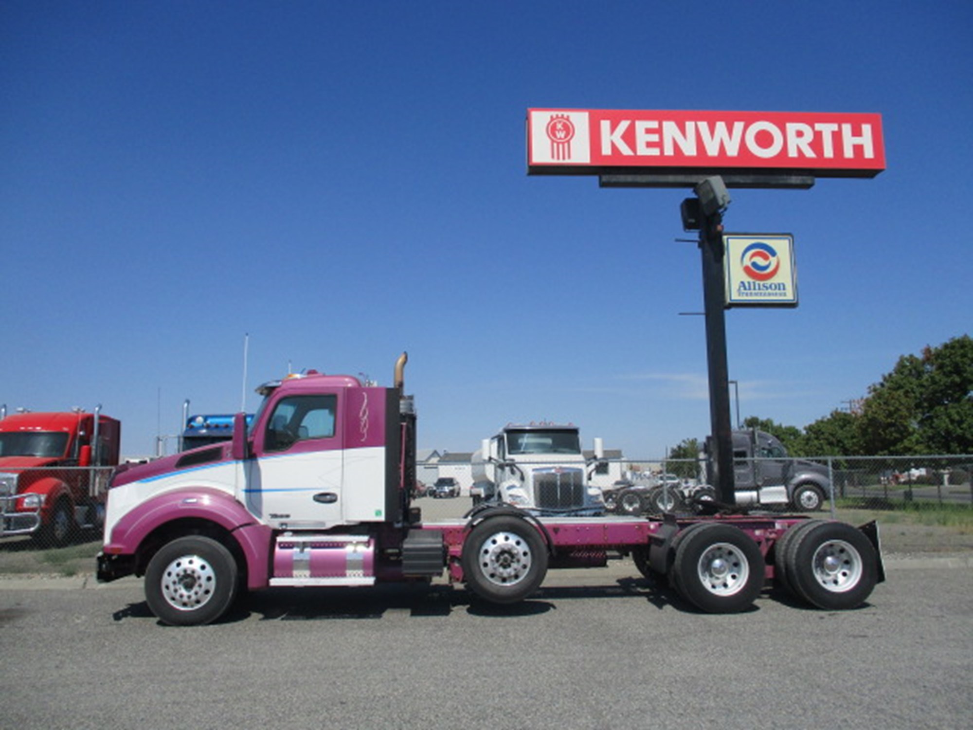 2019 Kenworth T880 2019 Kenworth T880 - image 3 of 6