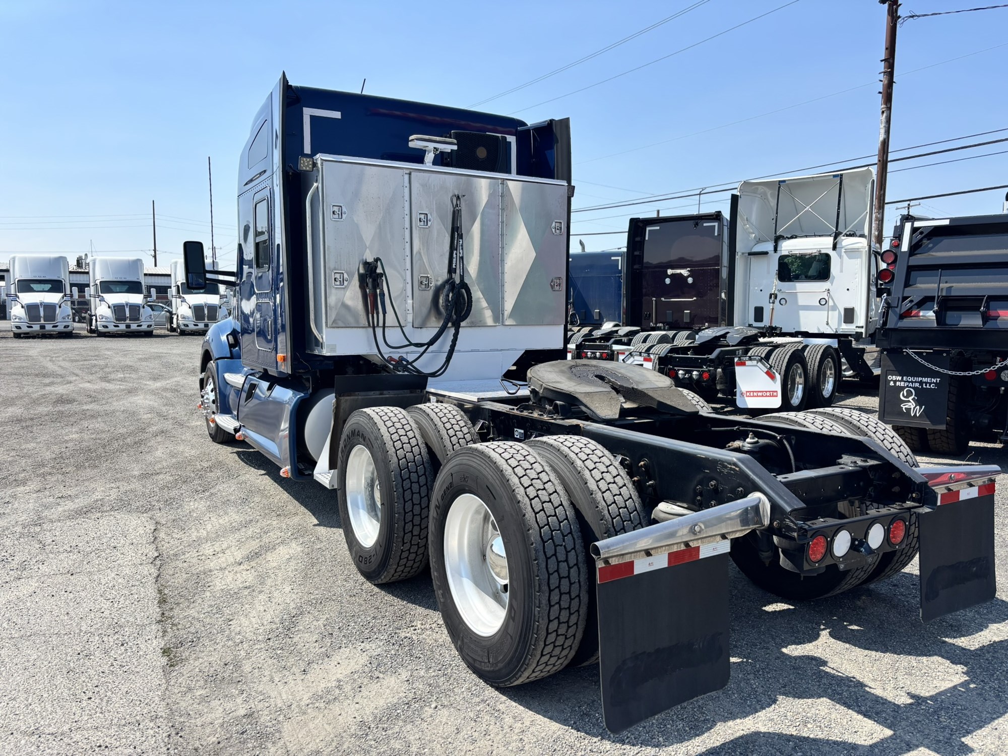 2020 Kenworth T680 2020 Kenworth T680 - image 2 of 6