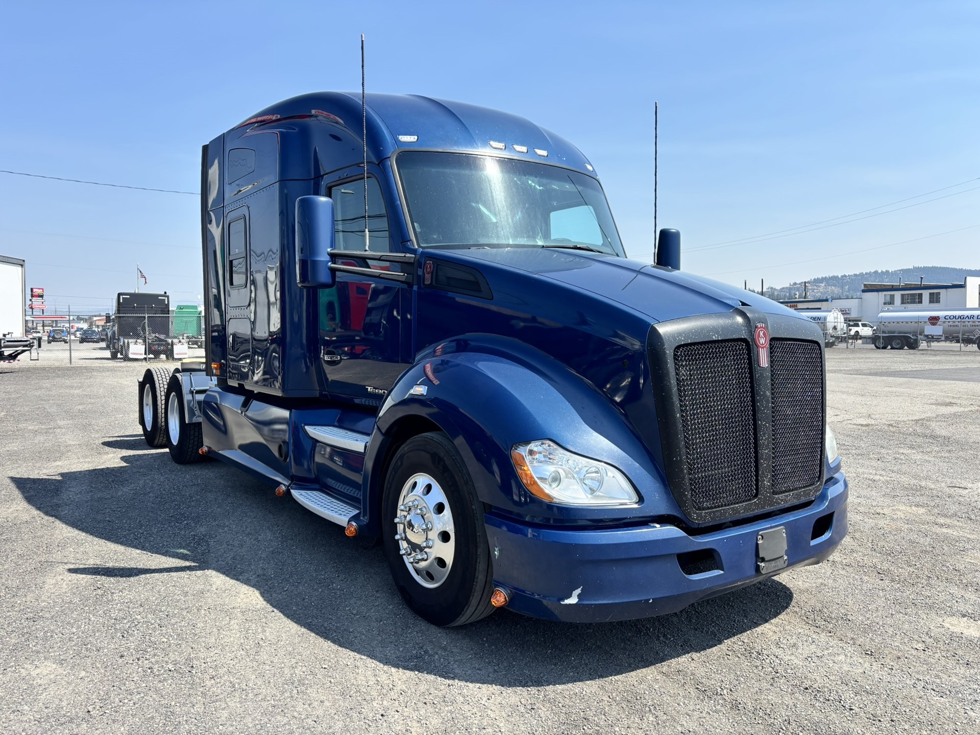 2020 Kenworth T680 2020 Kenworth T680 - image 4 of 6