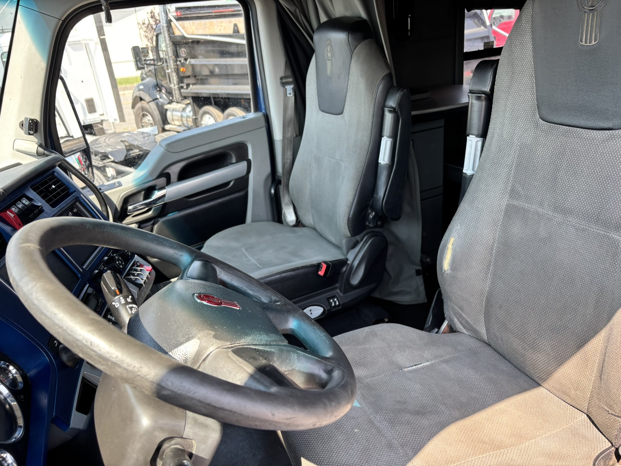 2020 Kenworth T680 2020 Kenworth T680 - image 6 of 6