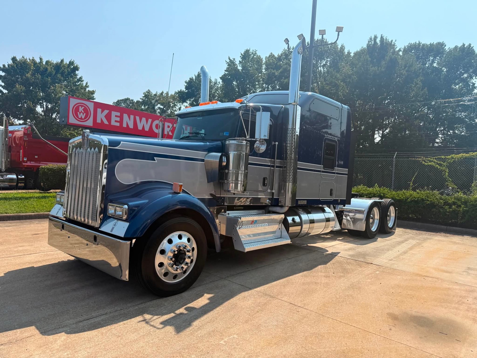2020 Kenworth W900L - image 1 of 6