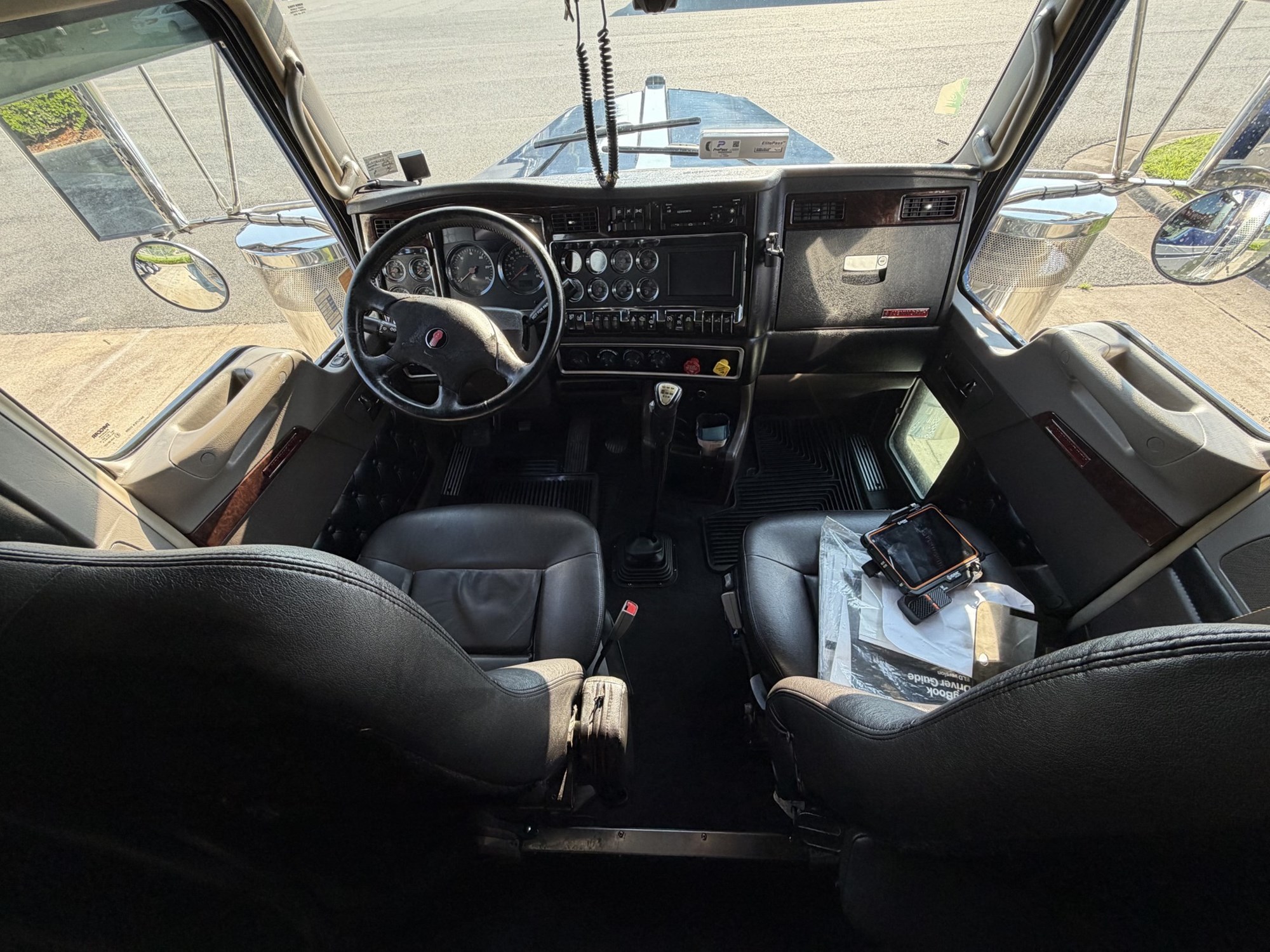 2020 Kenworth W900L - image 6 of 6