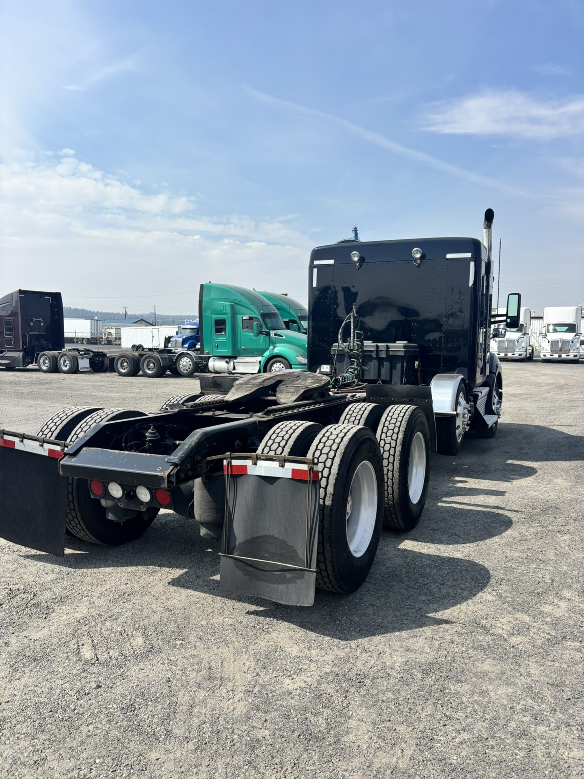2020 Kenworth T680 - image 3 of 6
