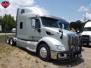 2021 Peterbilt 579 MD707694U-01