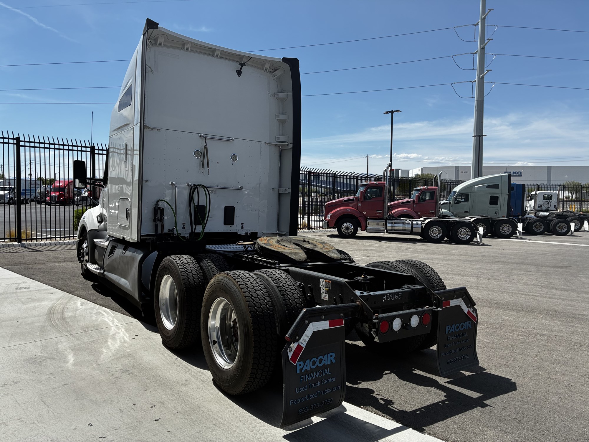2021 Kenworth T680 - image 5 of 6