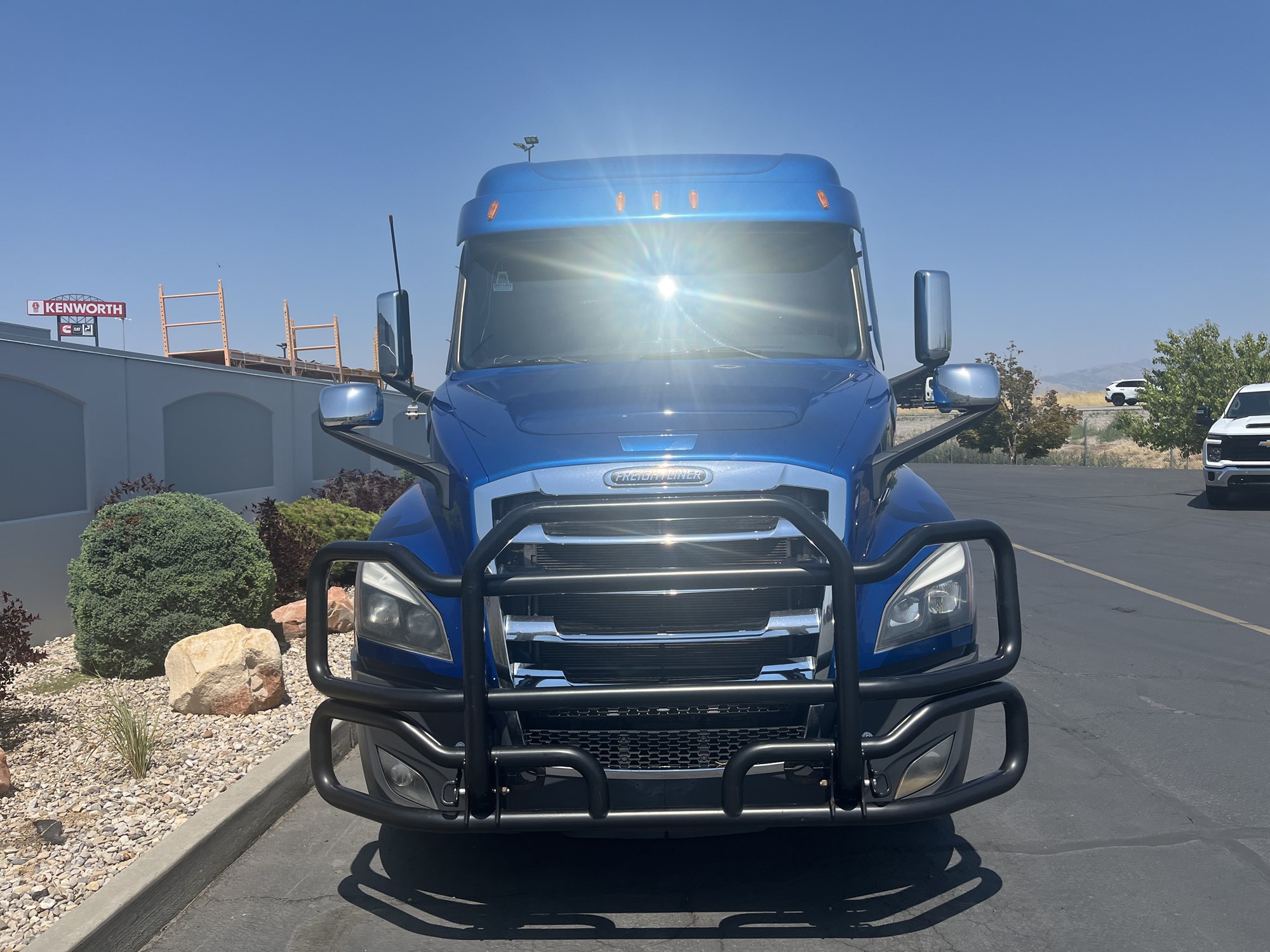 2021 Freightliner Cascadia 2021 Freightliner Cascadia - image 3 of 6