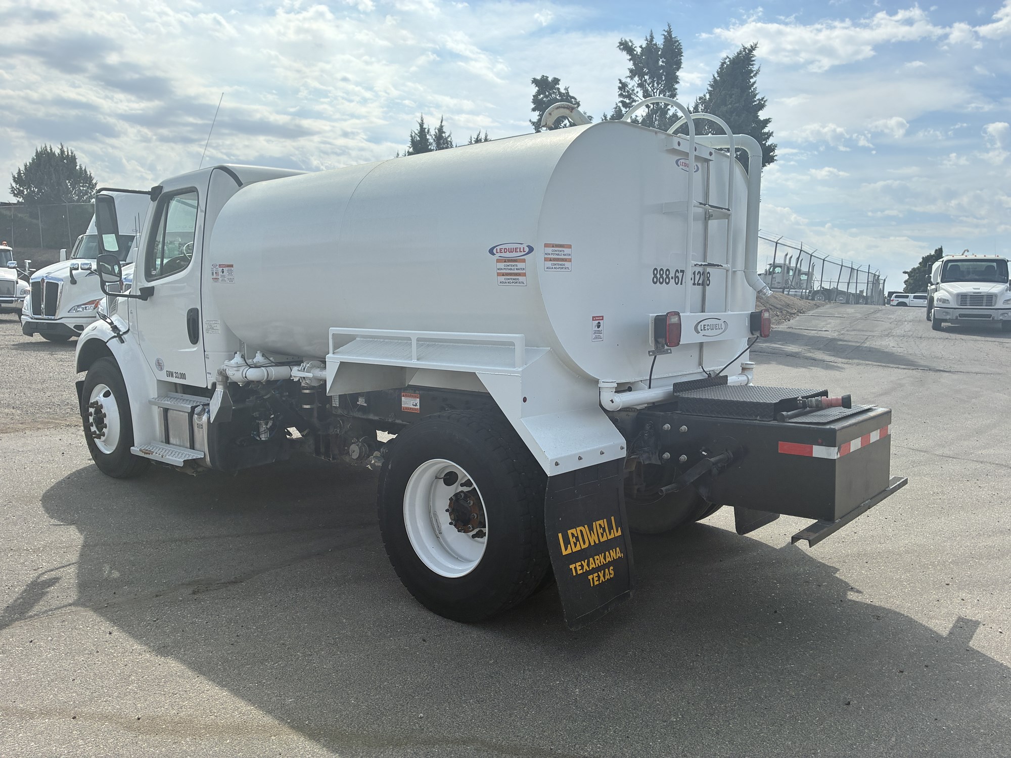 2022 Freightliner M2 2022 Freightliner M2 - image 3 of 6