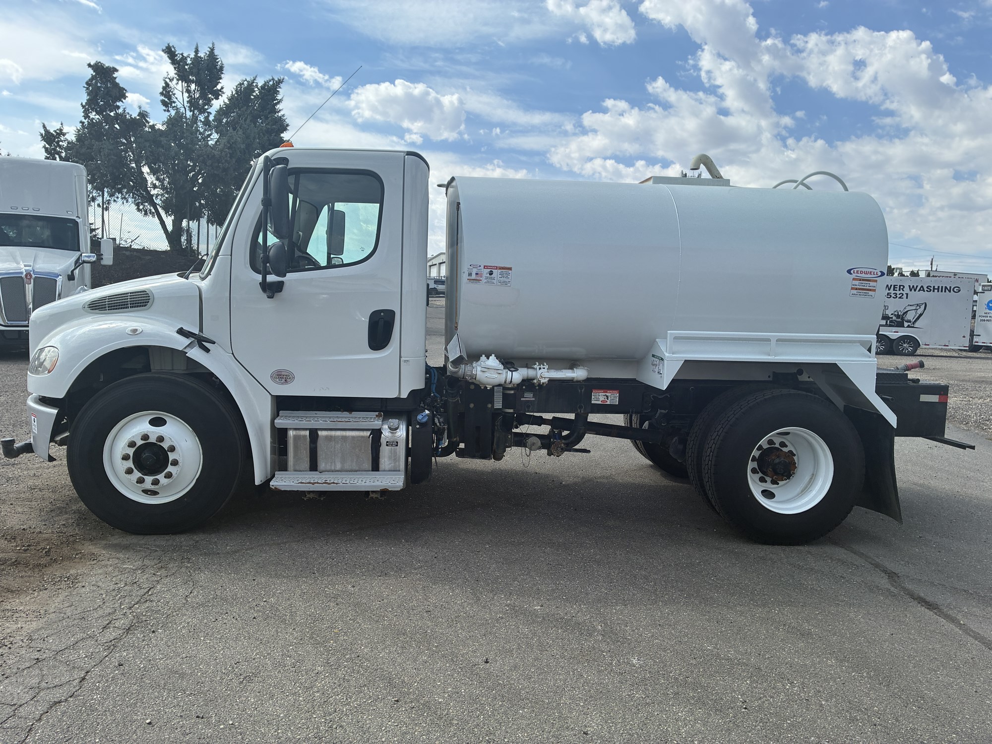 2022 Freightliner M2 2022 Freightliner M2 - image 2 of 6