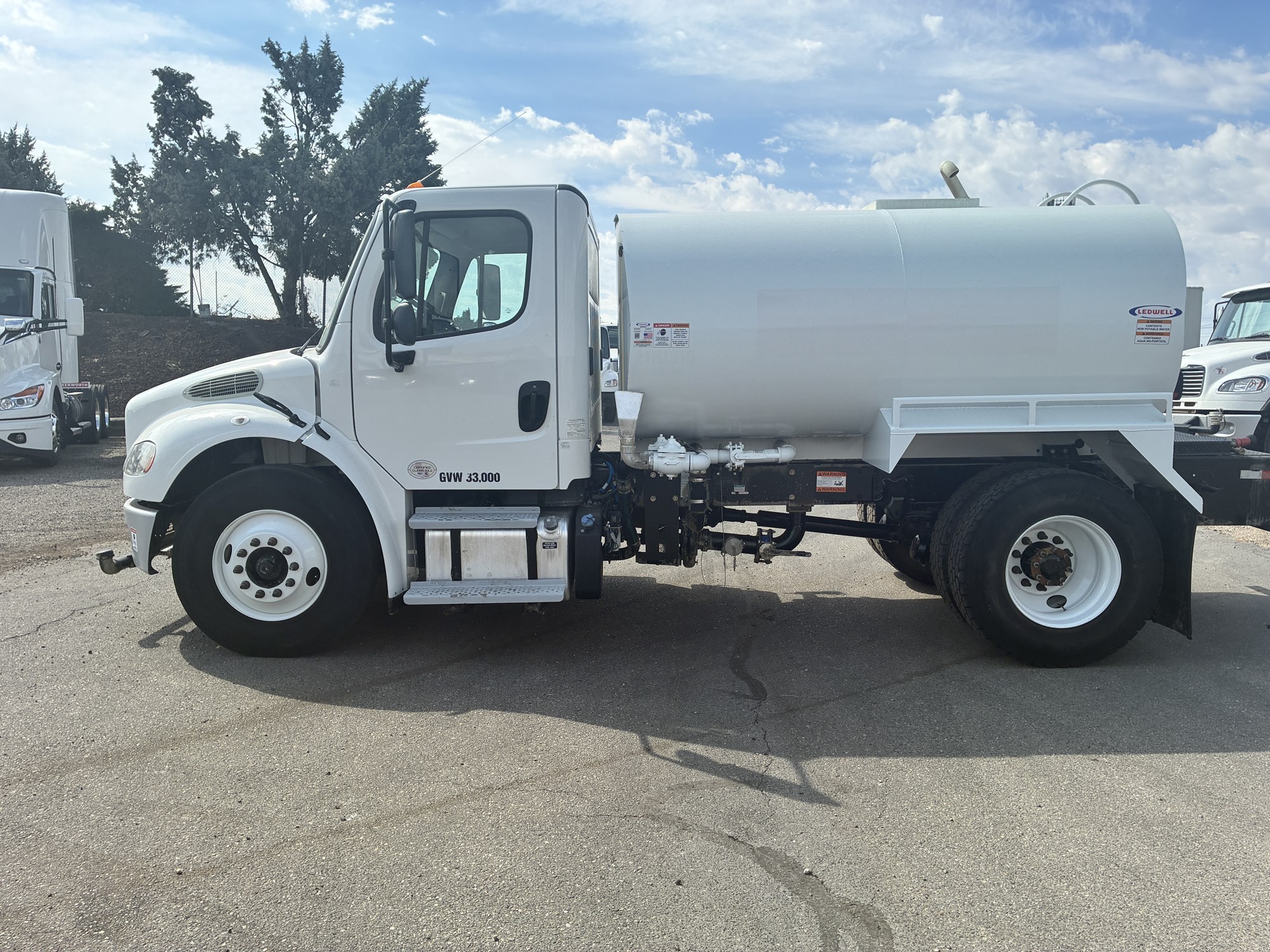 2022 Freightliner M2 2022 Freightliner M2 - image 2 of 6