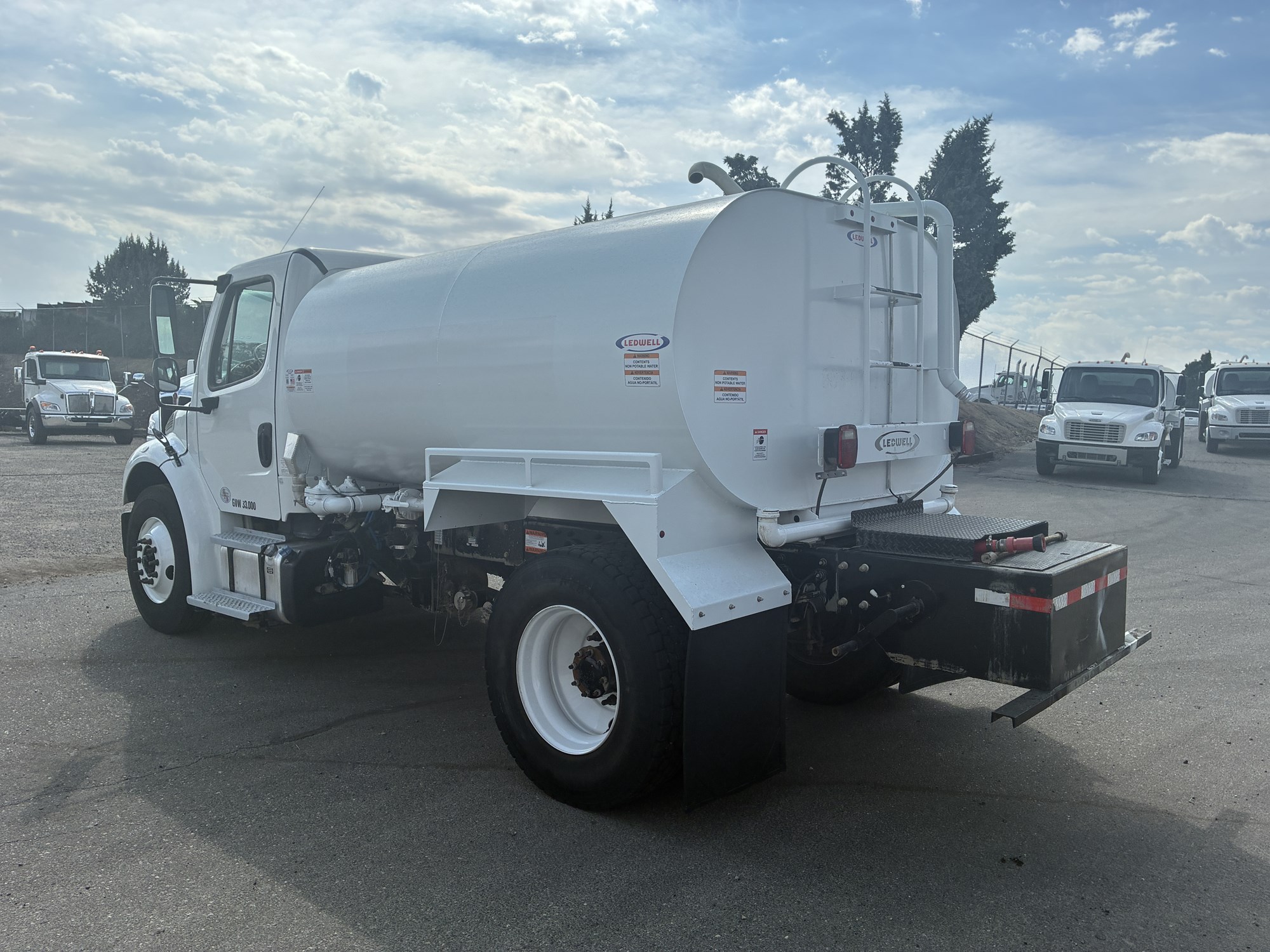 2022 Freightliner M2 2022 Freightliner M2 - image 3 of 6