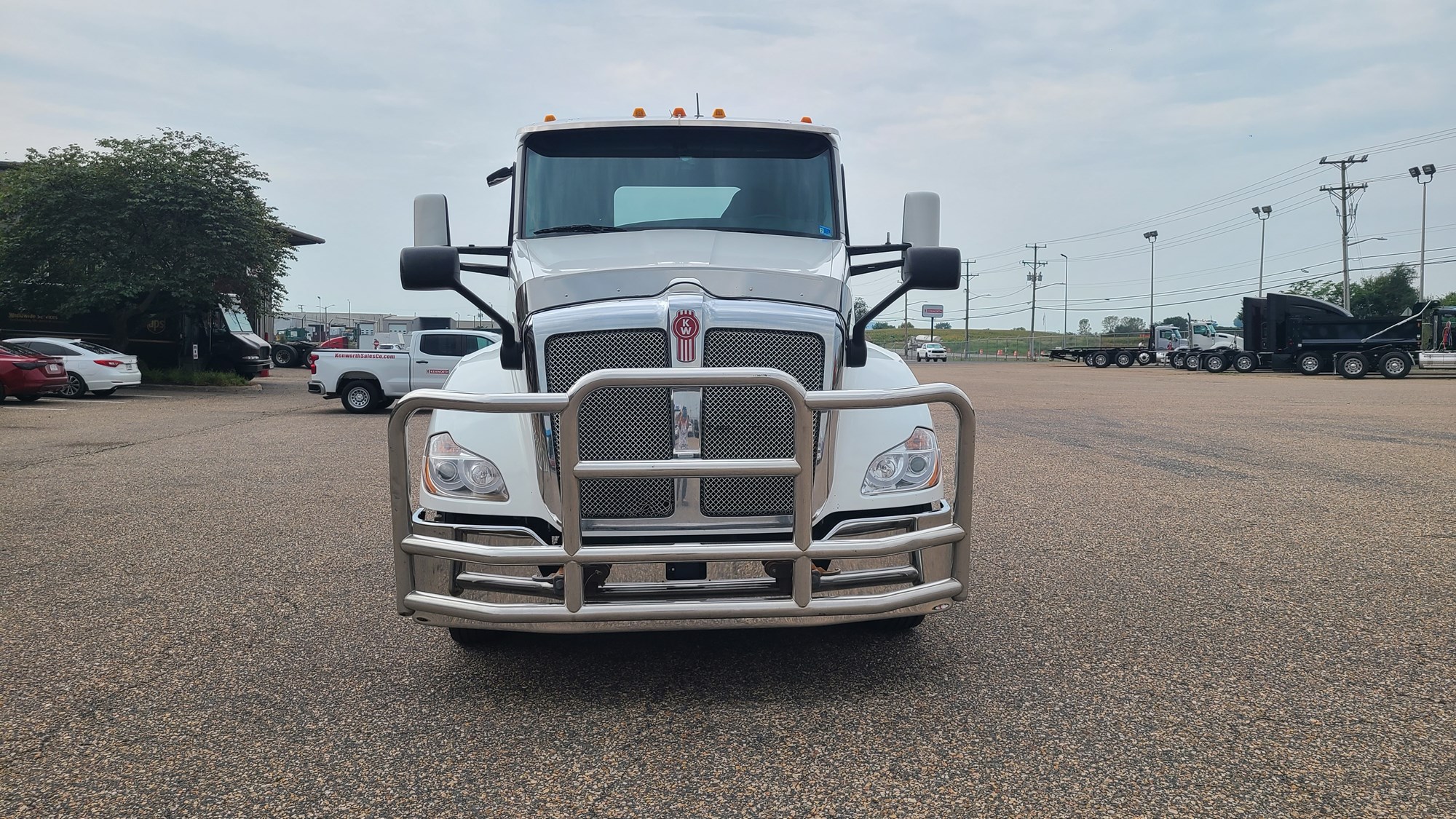 2022 Kenworth T680 2022 Kenworth T680 - image 2 of 6