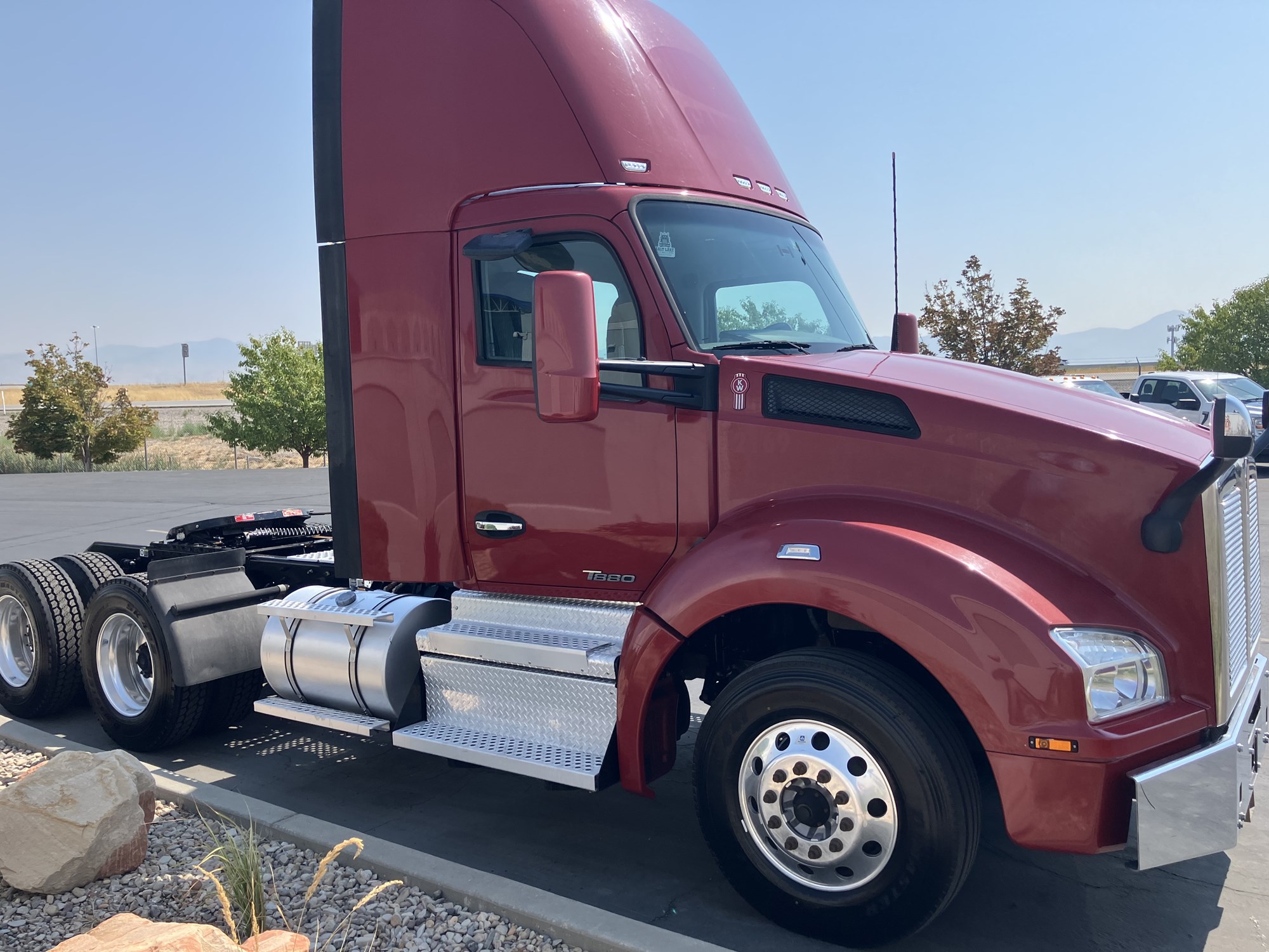 2022 Kenworth T880 2022 Kenworth T880 - image 4 of 6