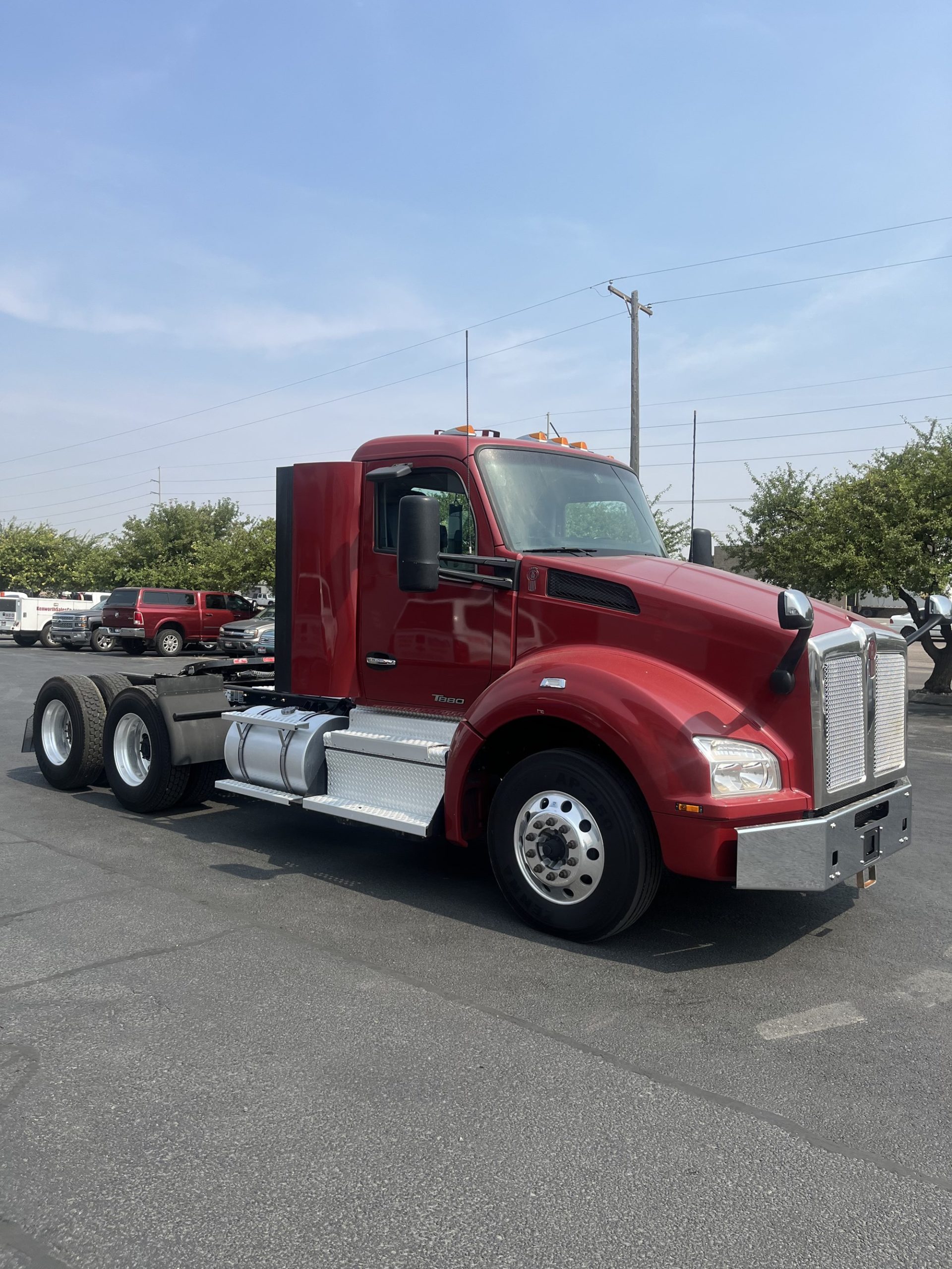 2022 Kenworth T880 - image 3 of 6