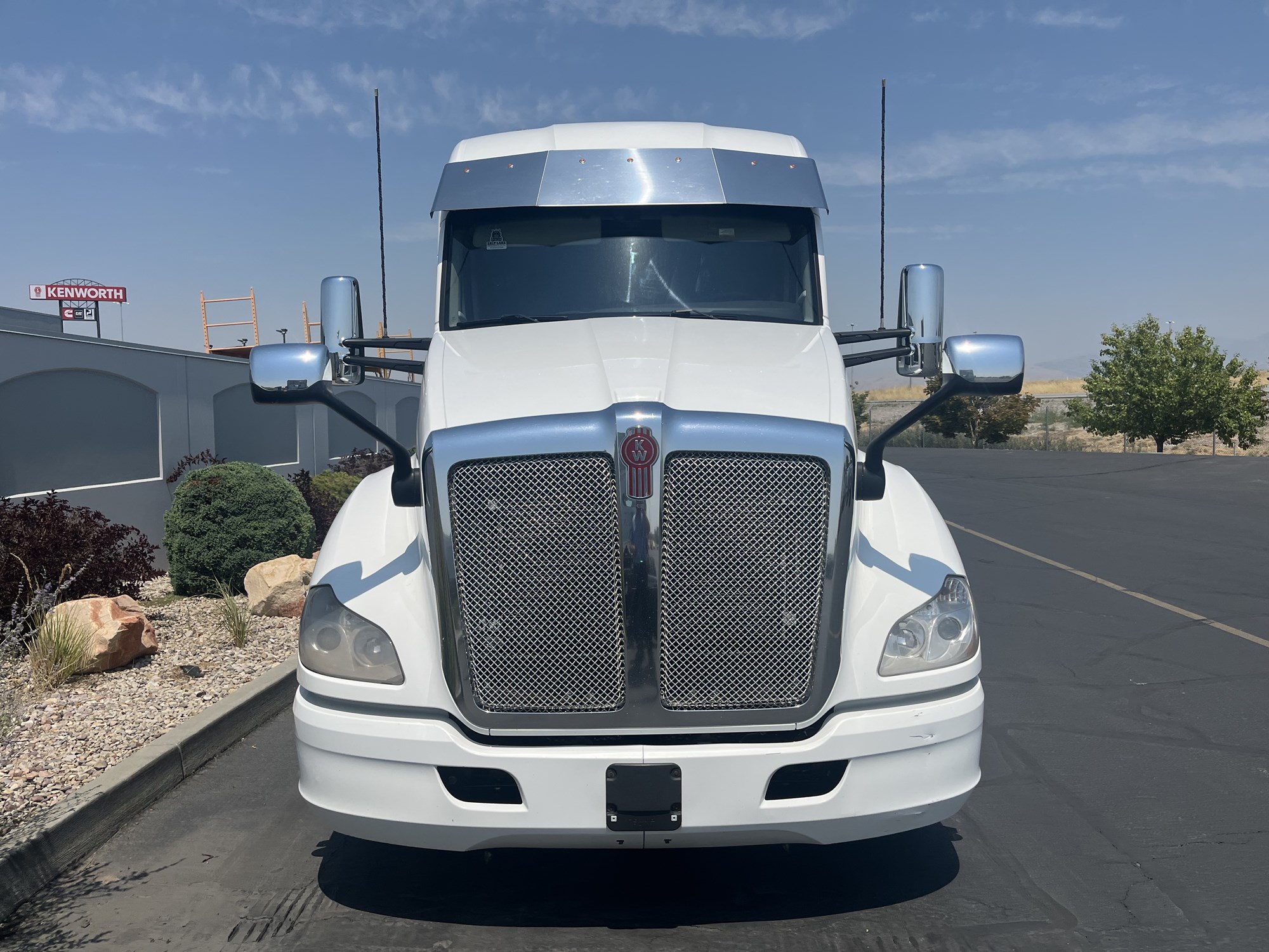 2022 Kenworth T680 2022 Kenworth T680 - image 3 of 6