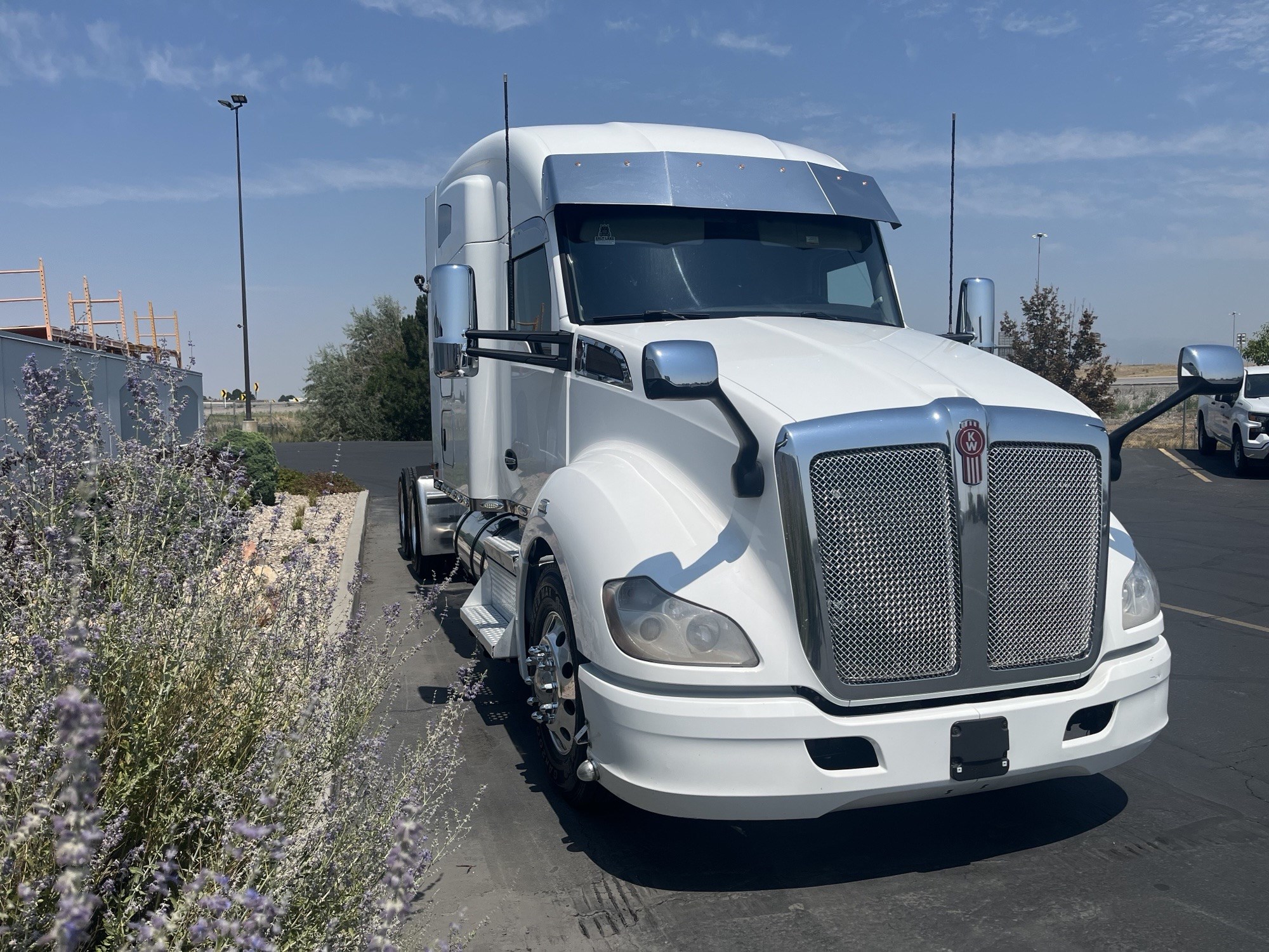 2022 Kenworth T680 2022 Kenworth T680 - image 4 of 6