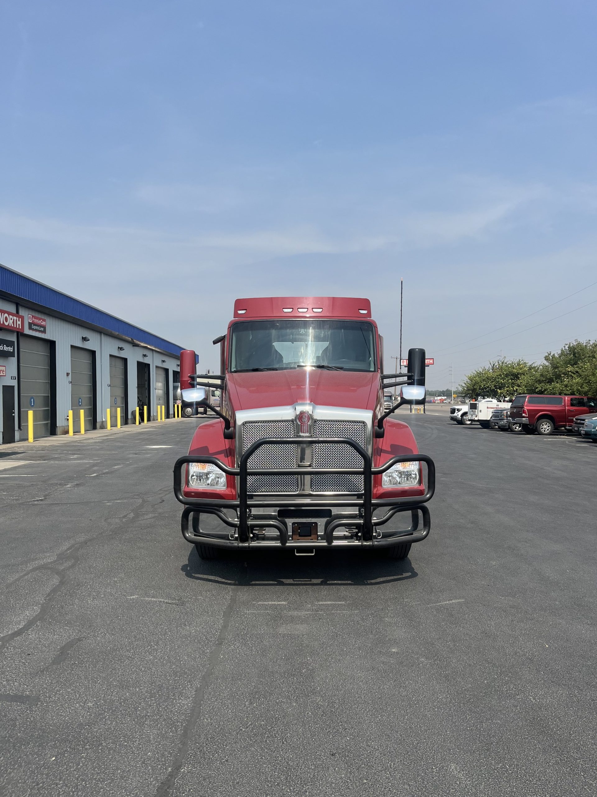 2022 Kenworth T880 - image 2 of 6