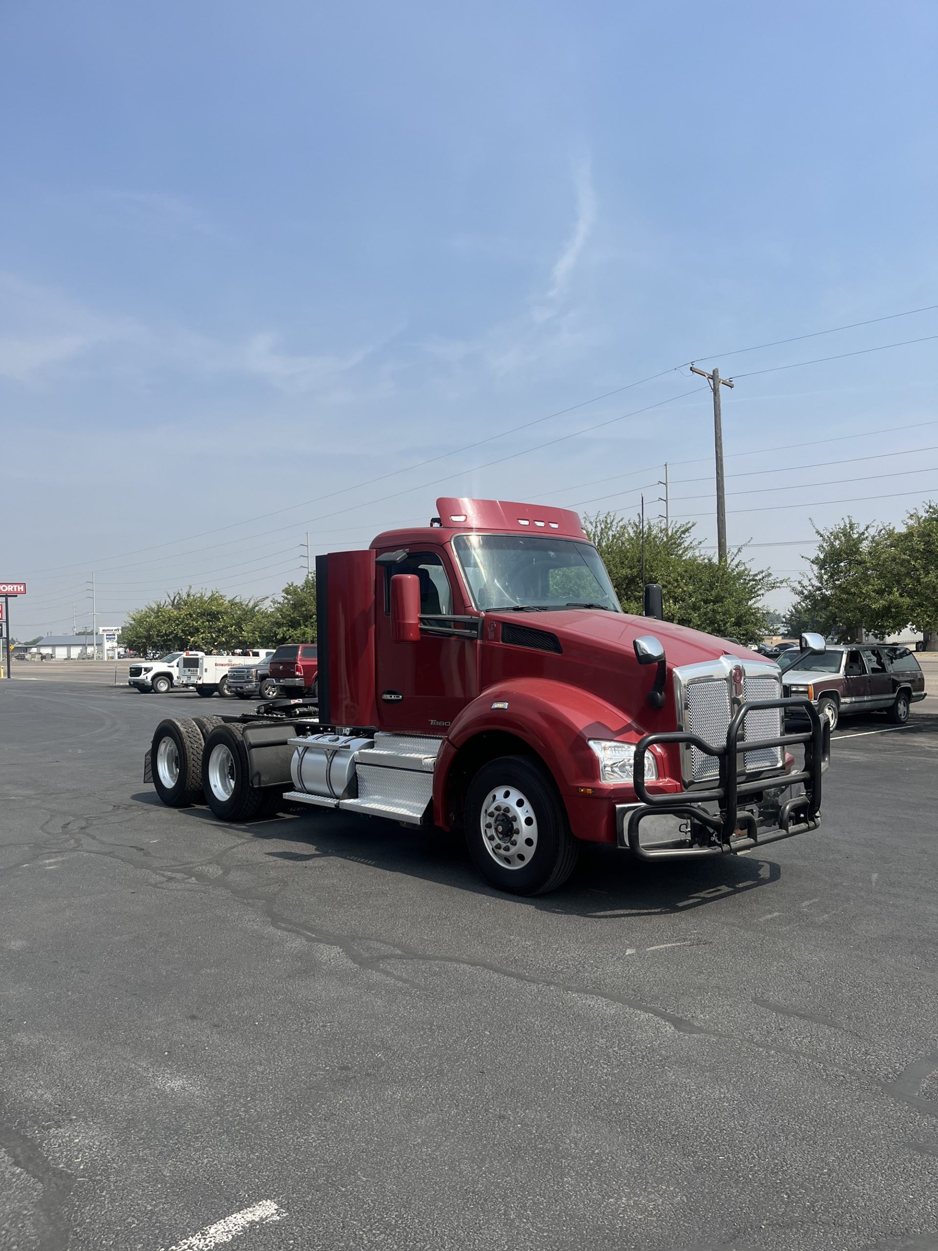 2022 Kenworth T880 - image 3 of 6