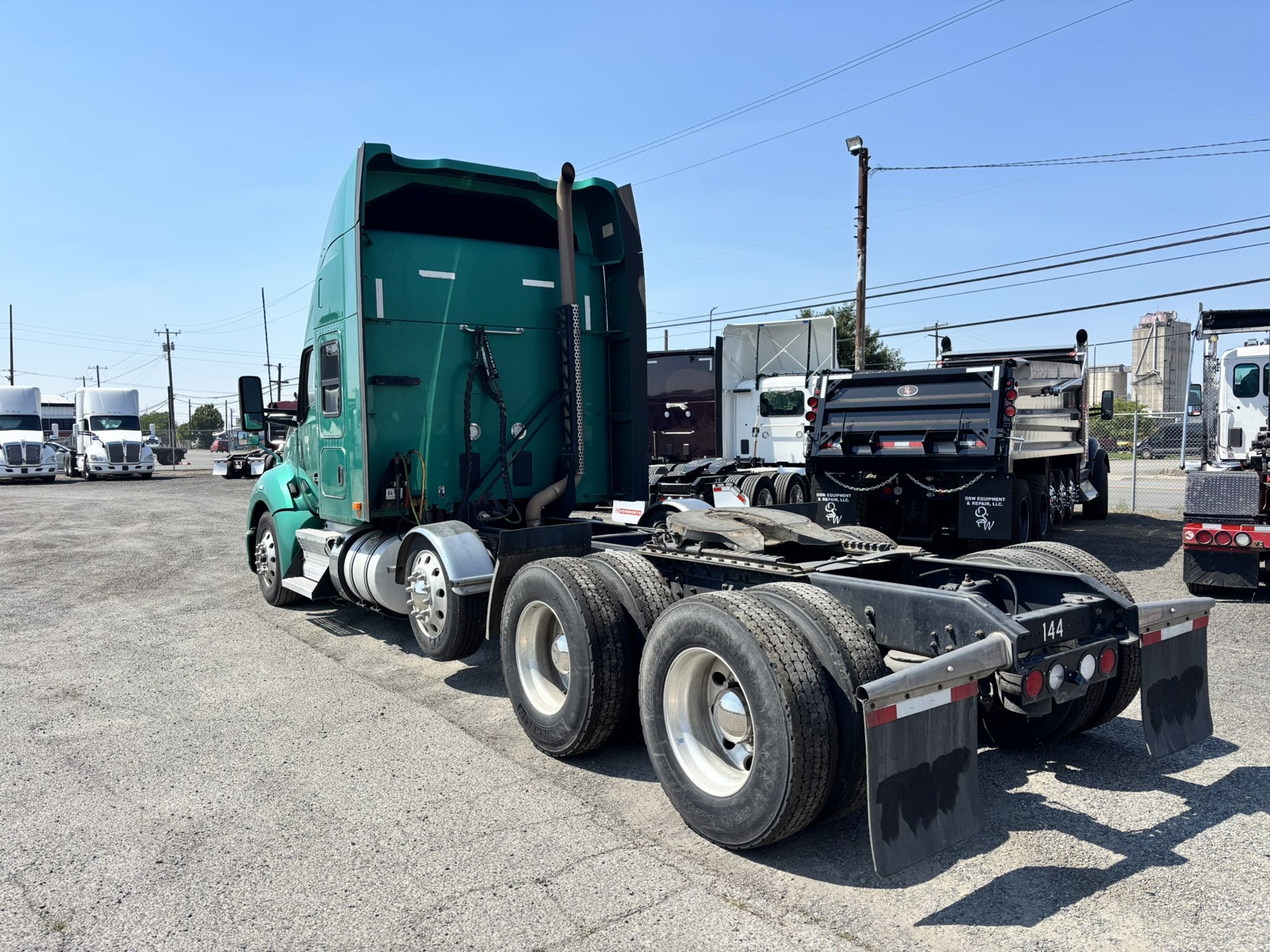 2022 Kenworth T680 2022 Kenworth T680 - image 2 of 6