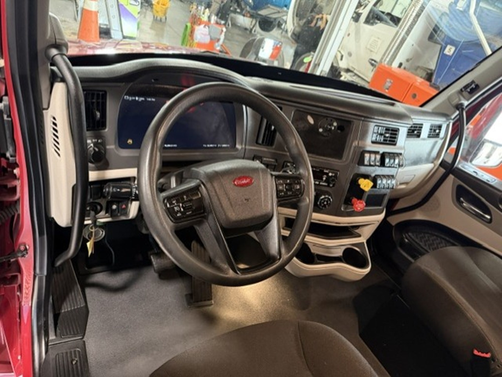 2023 Peterbilt 579 PD806240U-07 2023 Peterbilt 579 PD806240U-07