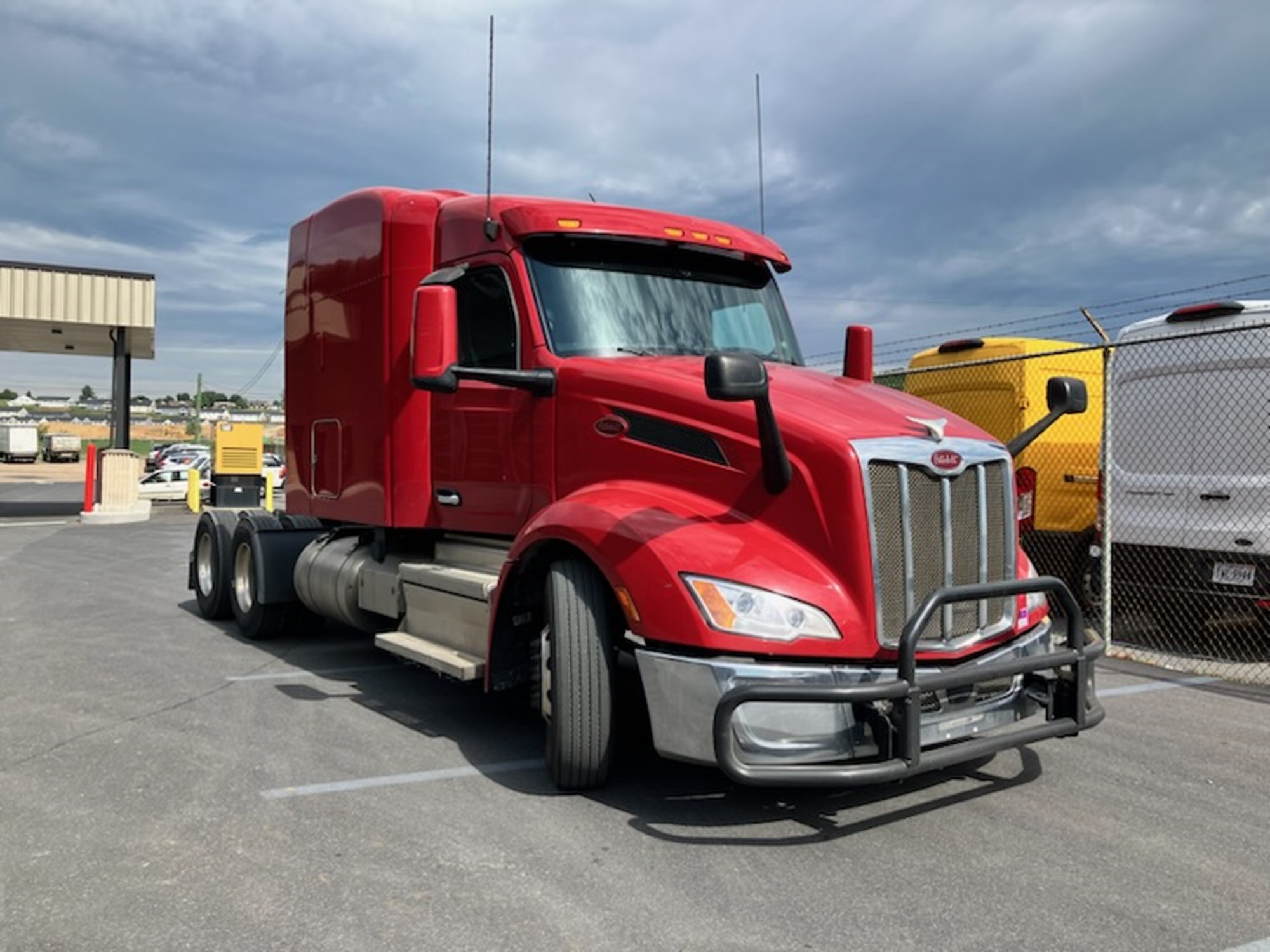 2023 Peterbilt 579 PD806240U-10 2023 Peterbilt 579 PD806240U-10