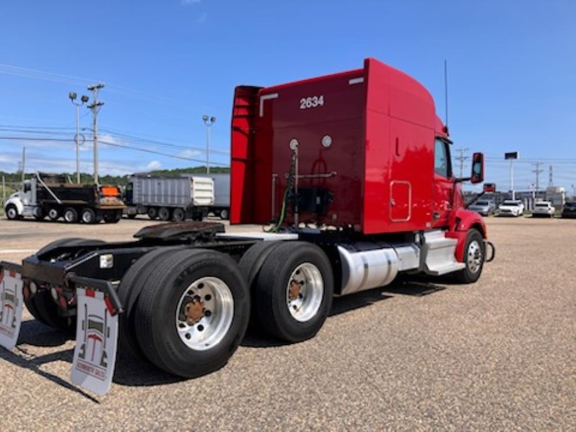 2023 Peterbilt 579 2023 Peterbilt 579 - image 5 of 6