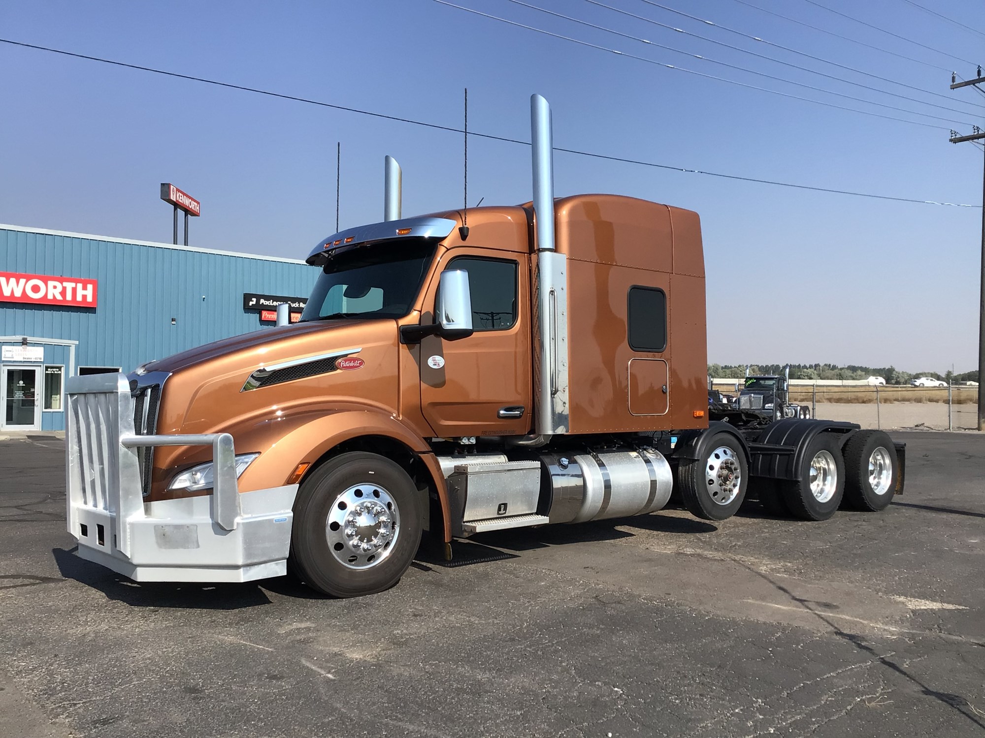 2023 Peterbilt 579 2023 Peterbilt 579 - image 1 of 6