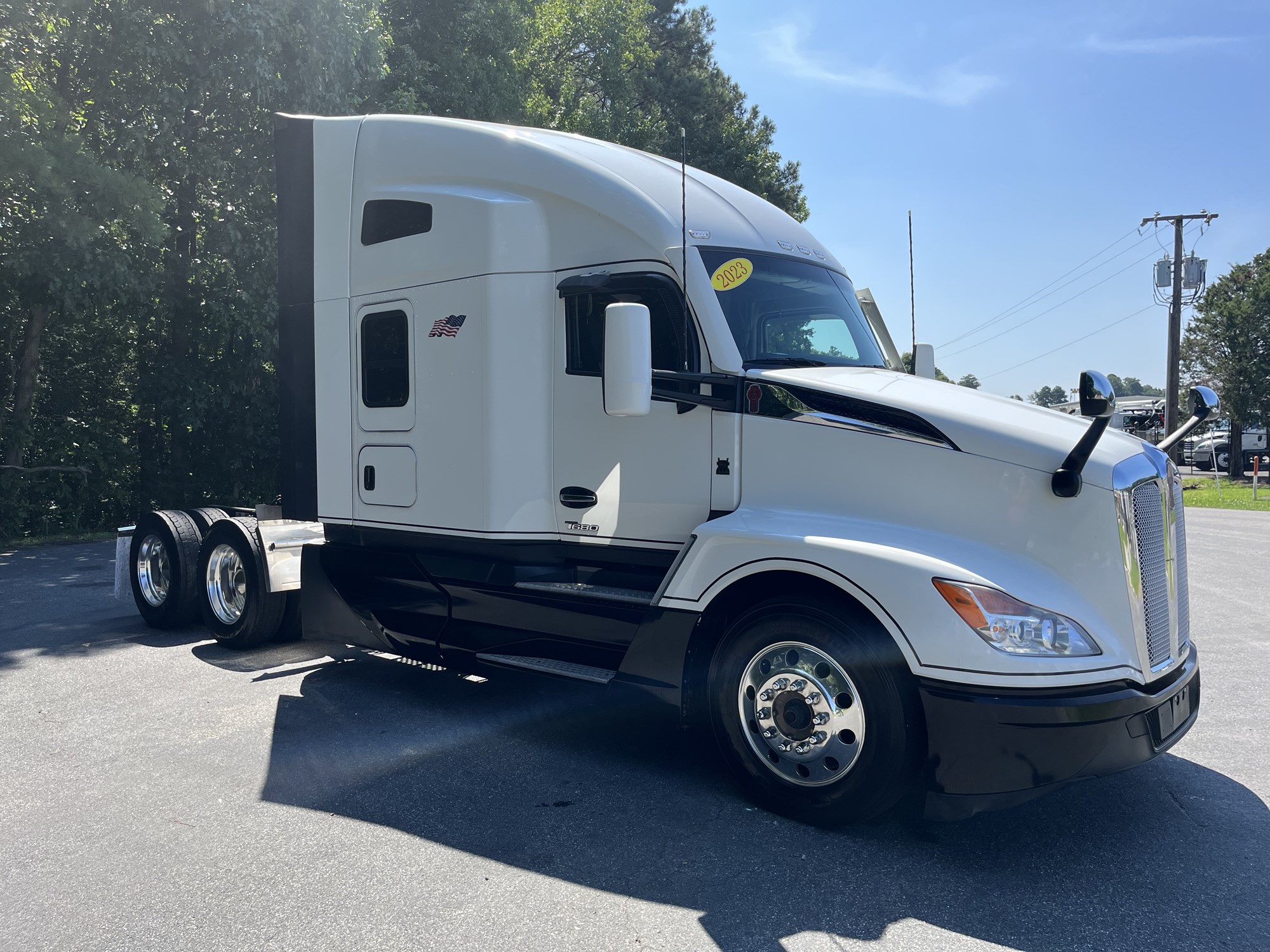 2023 Kenworth T680 2023 Kenworth T680 - image 3 of 6