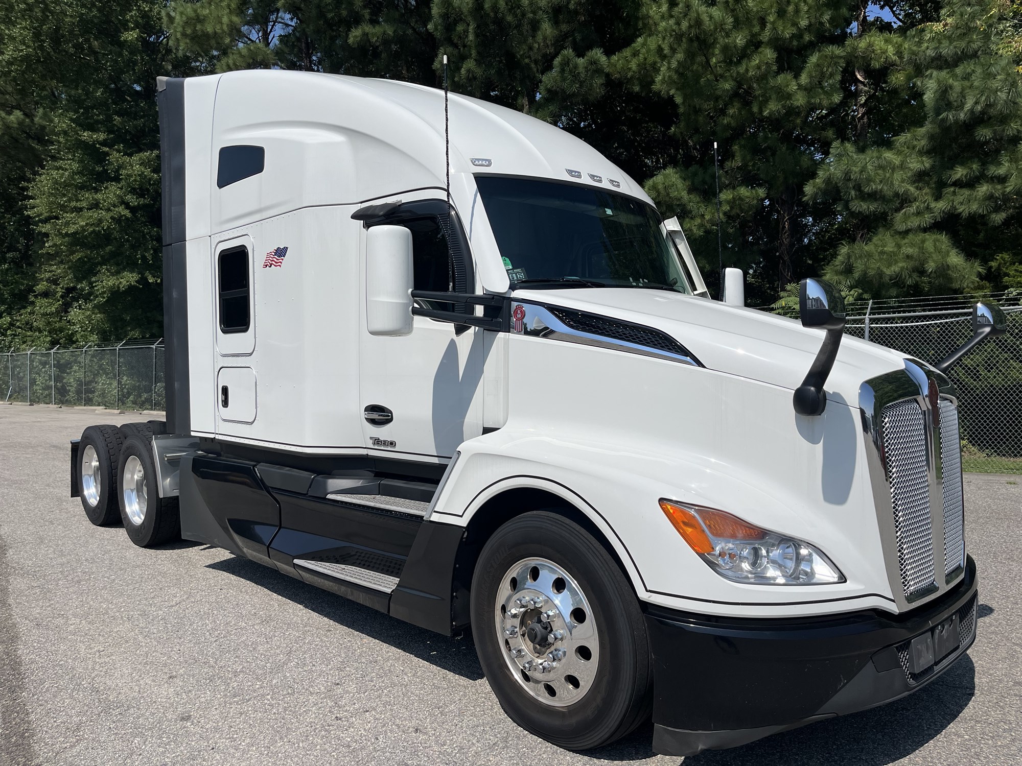 2023 Kenworth T680 2023 Kenworth T680 - image 3 of 6