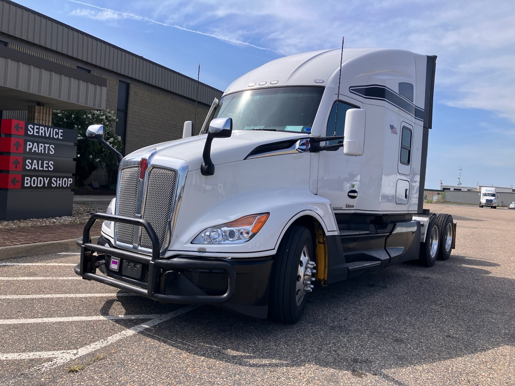 2023 Kenworth T680 2023 Kenworth T680 - image 1 of 1