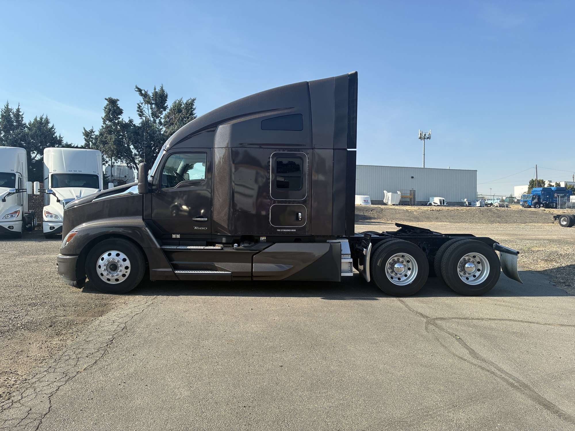 2023 Kenworth T680 Next Gen 2023 Kenworth T680 Next Gen - image 2 of 6