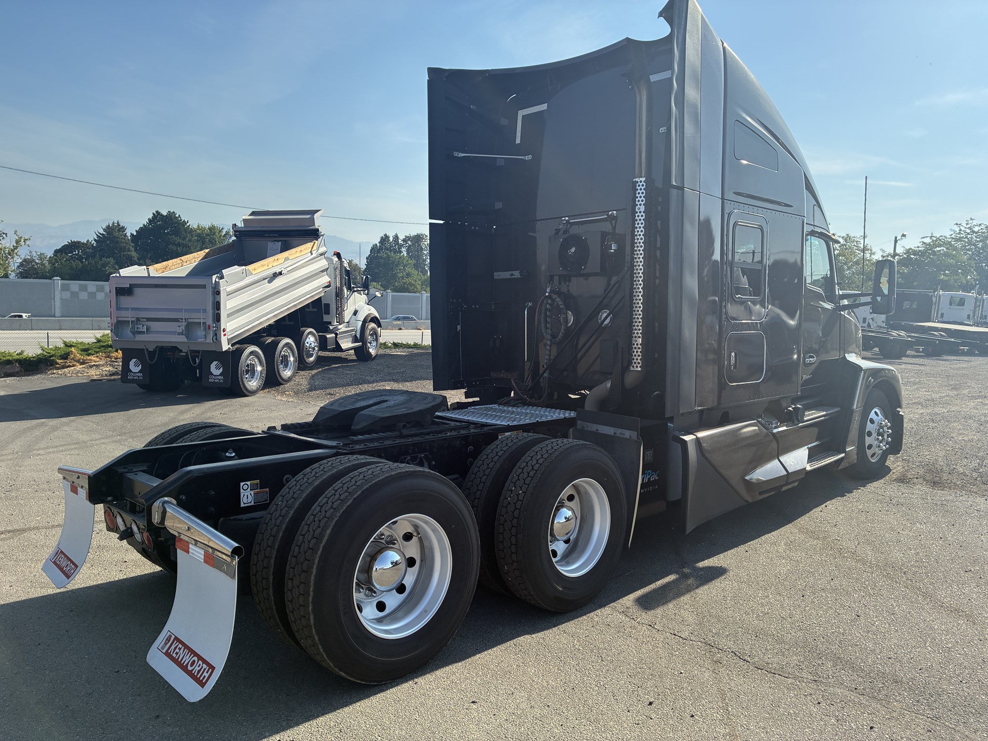 2023 Kenworth T680 Next Gen 2023 Kenworth T680 Next Gen - image 5 of 6